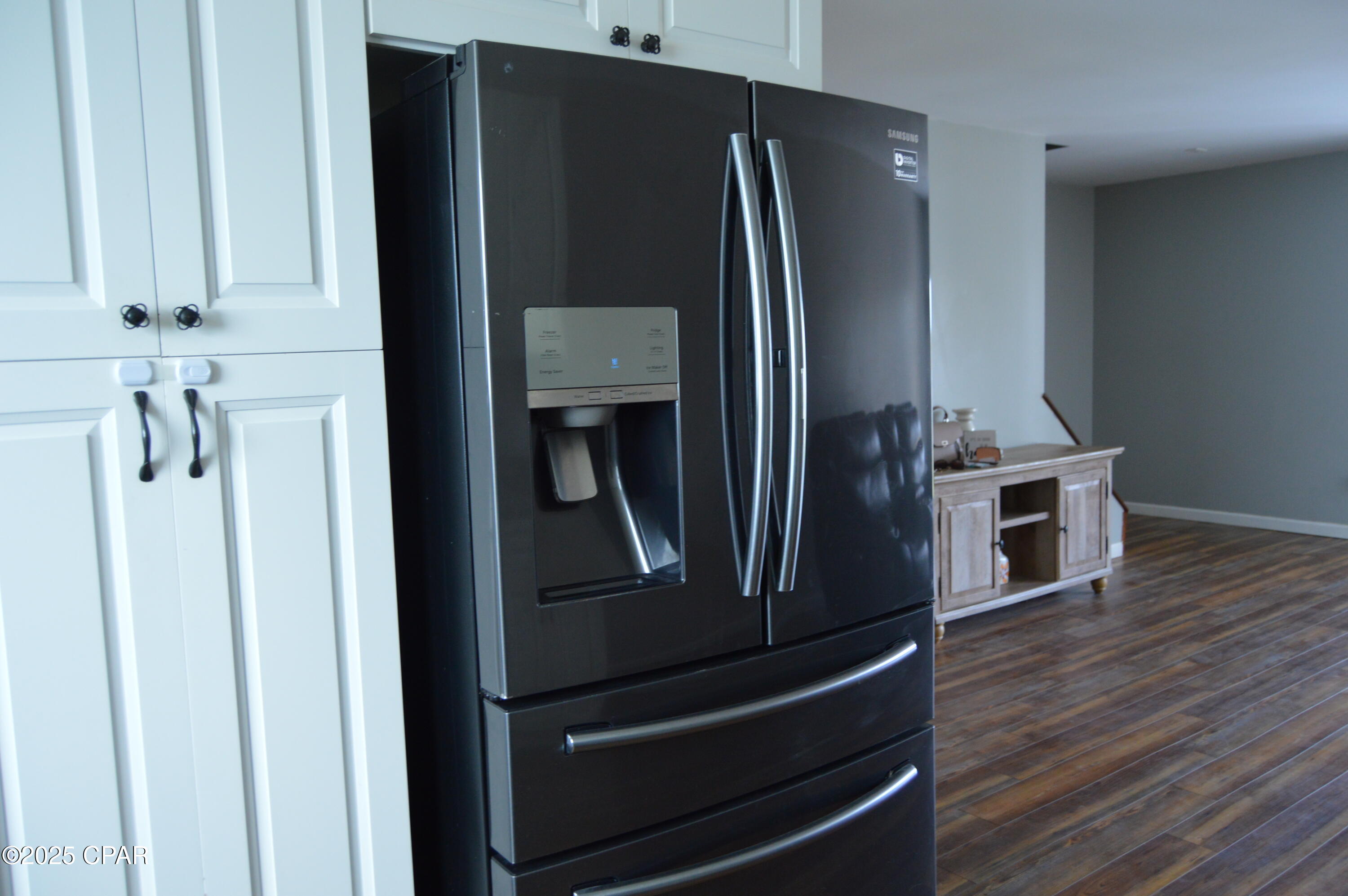 Image 9 For 533 Berthe Avenue