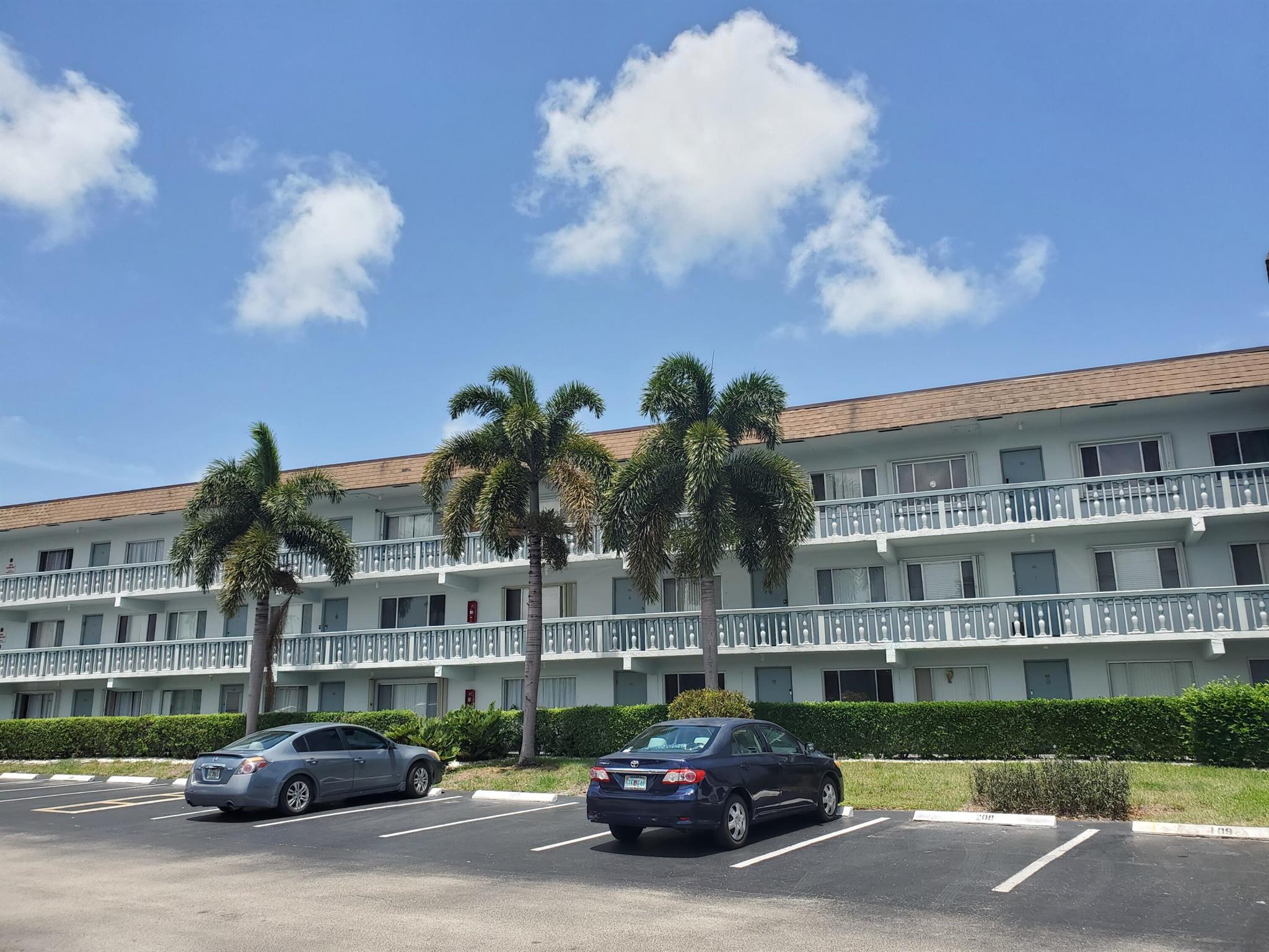 Village Green 4 Condo