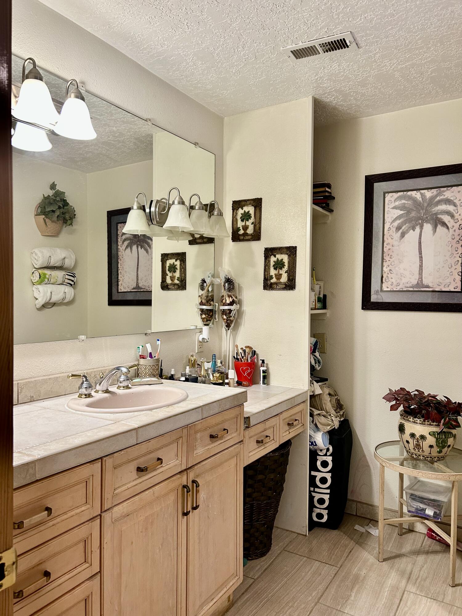 Homes for sale in Albuquerque, NM | 2724 Barcelona Pl Sw, Albuquerque, NM 87121 | MLS# 1093031