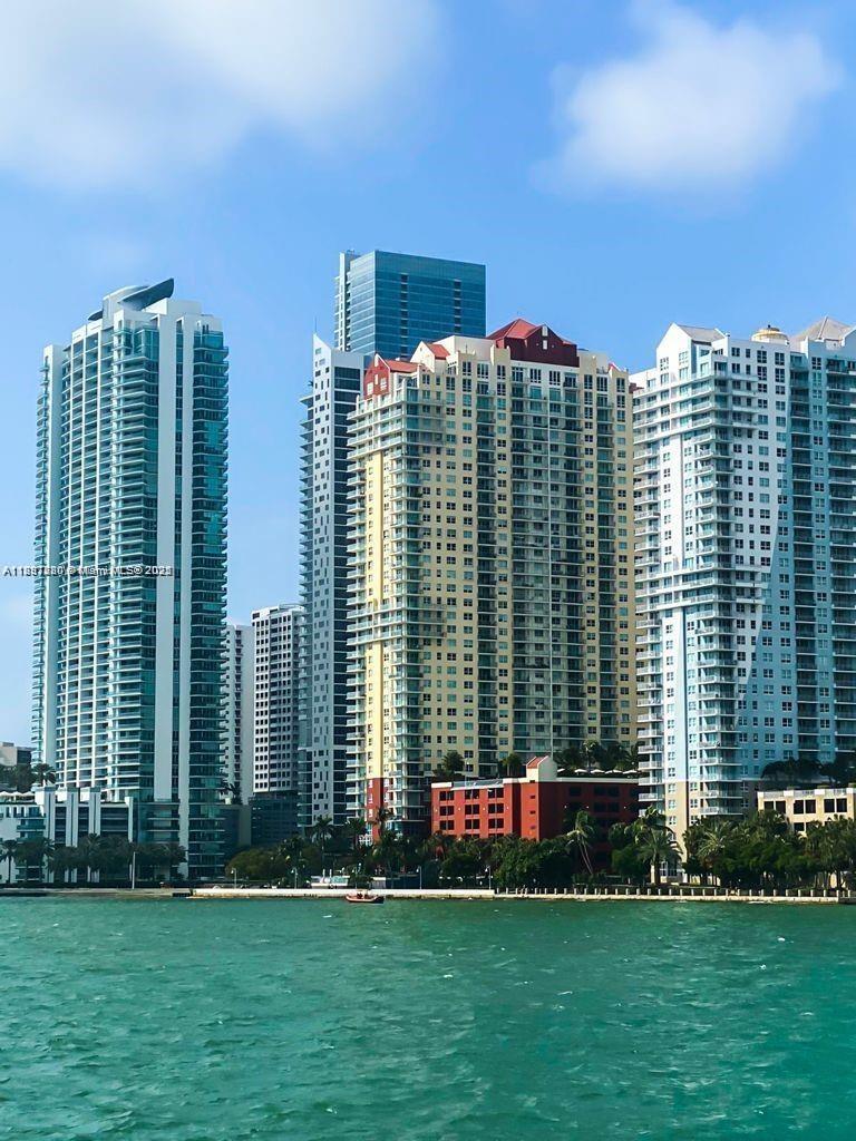 Condo for Sale in Miami, FL