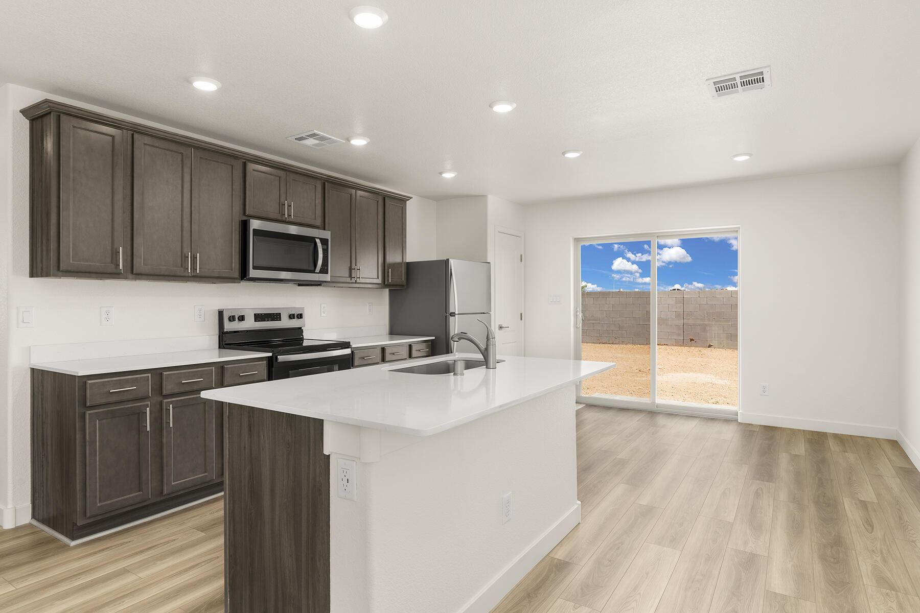 2519 Calle De Las Rosas Kitchen