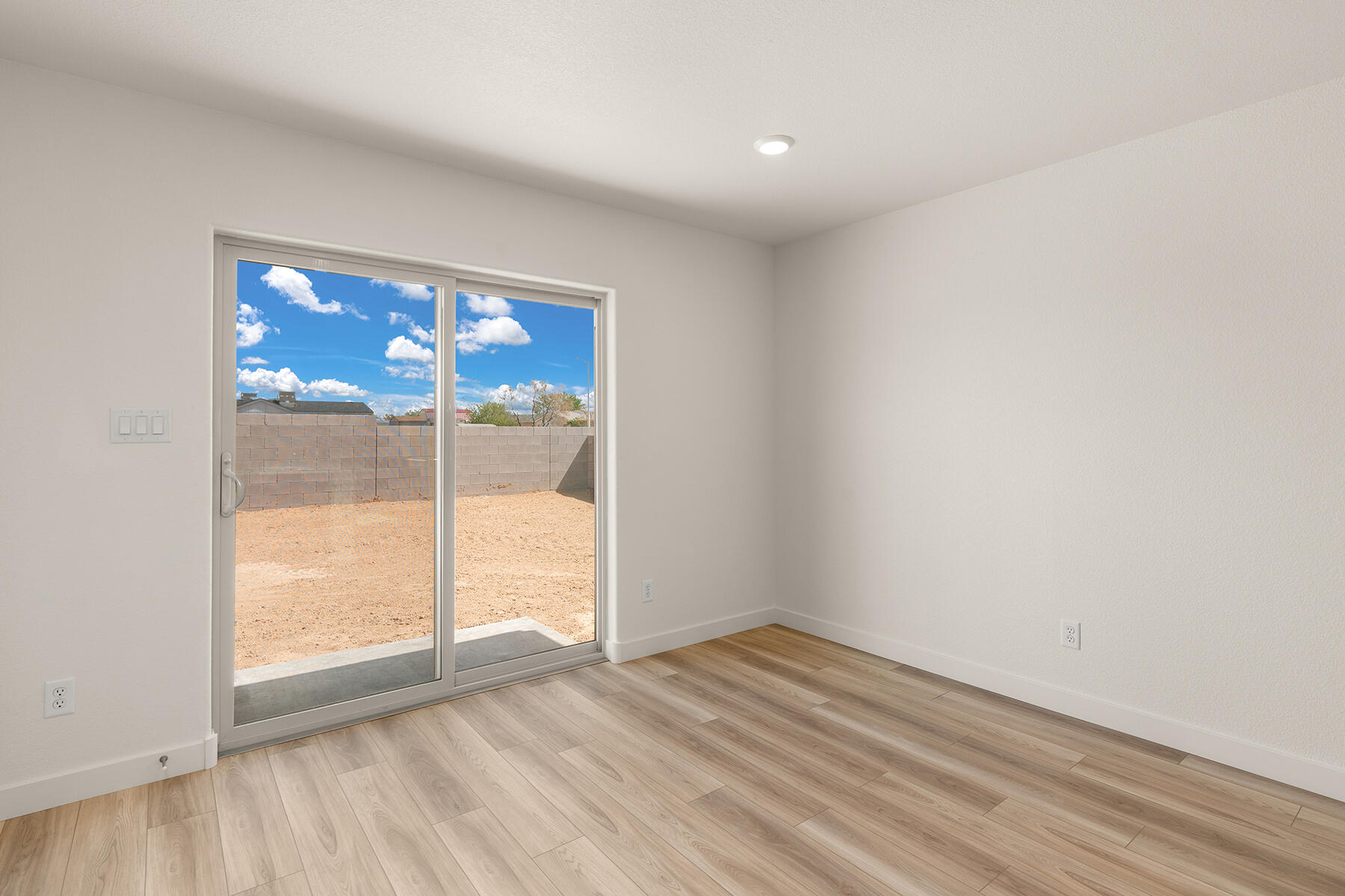 2519 Calle De Las Rosas Living Room