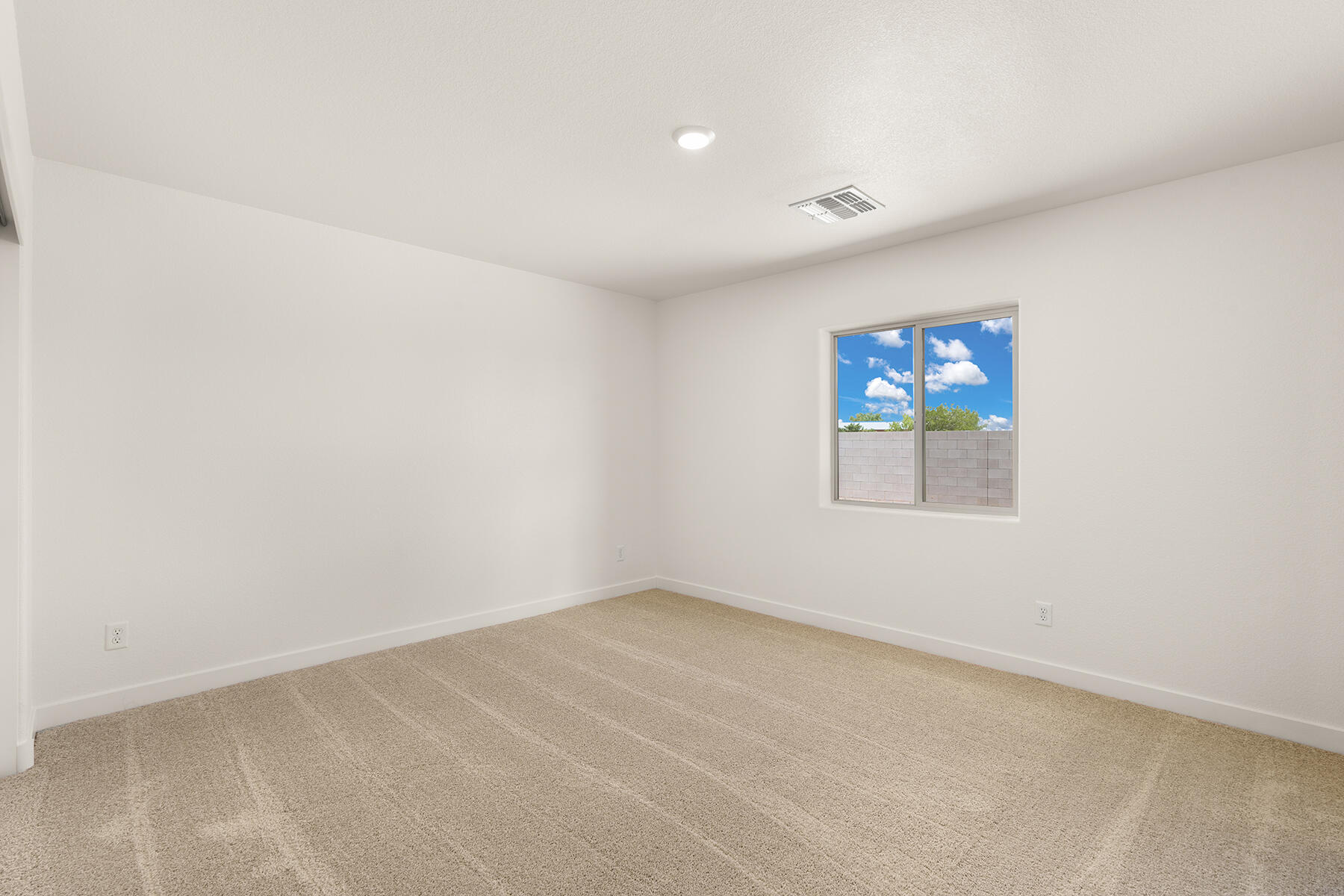 2519 Calle De Las Rosas Living Room