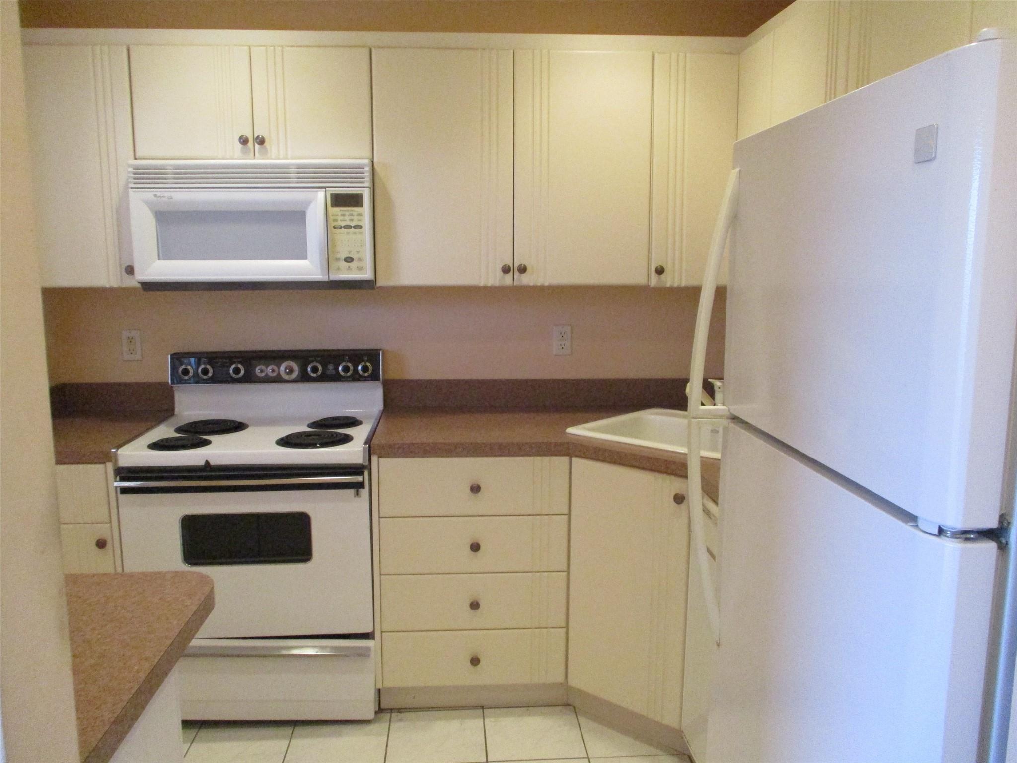 Homes for sale in Tamarac, FL | 8390 Lagos De Campo Blvd #304, Tamarac, FL 33321 | MLS# F10532116