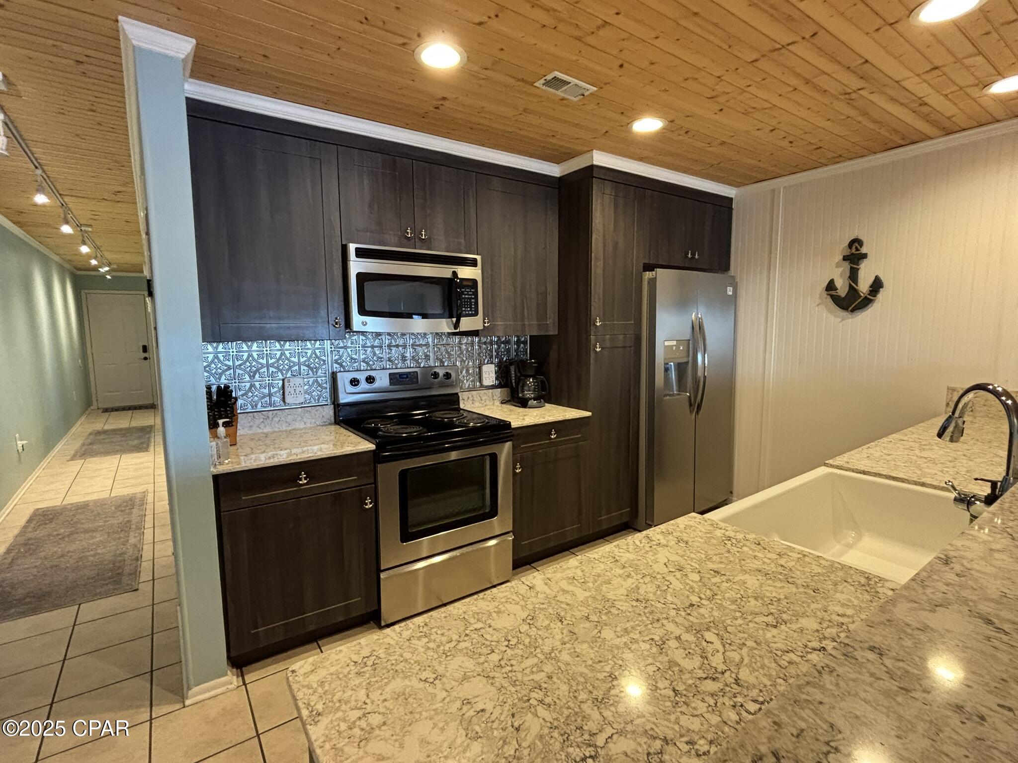 Image 26 For 6903 Lagoon Drive 54