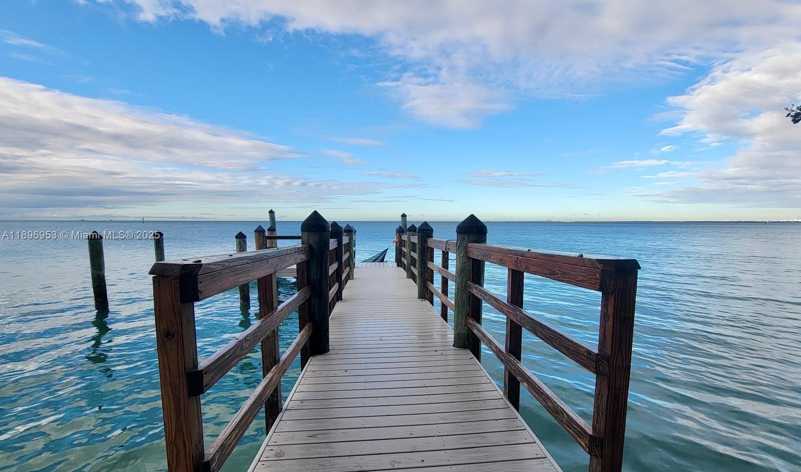 640 Mashta Dr Key Biscayne, FL 33149