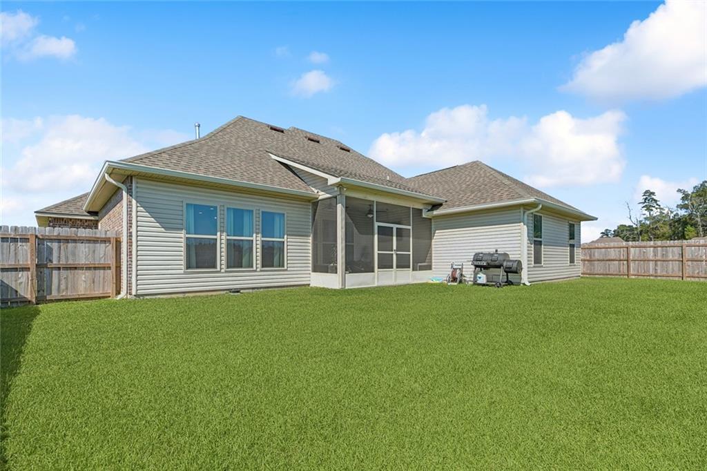 Homes for sale in Denham Springs, LA | 8876 Windlake Dr, Denham Springs, LA 70726 | MLS# 2526920