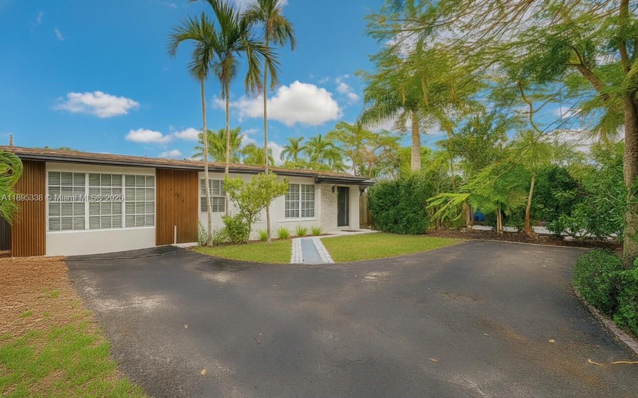 Homes for sale in Oakland Park, FL | 1399 Ne 38th St, Oakland Park, FL 33334 | MLS# A11895338