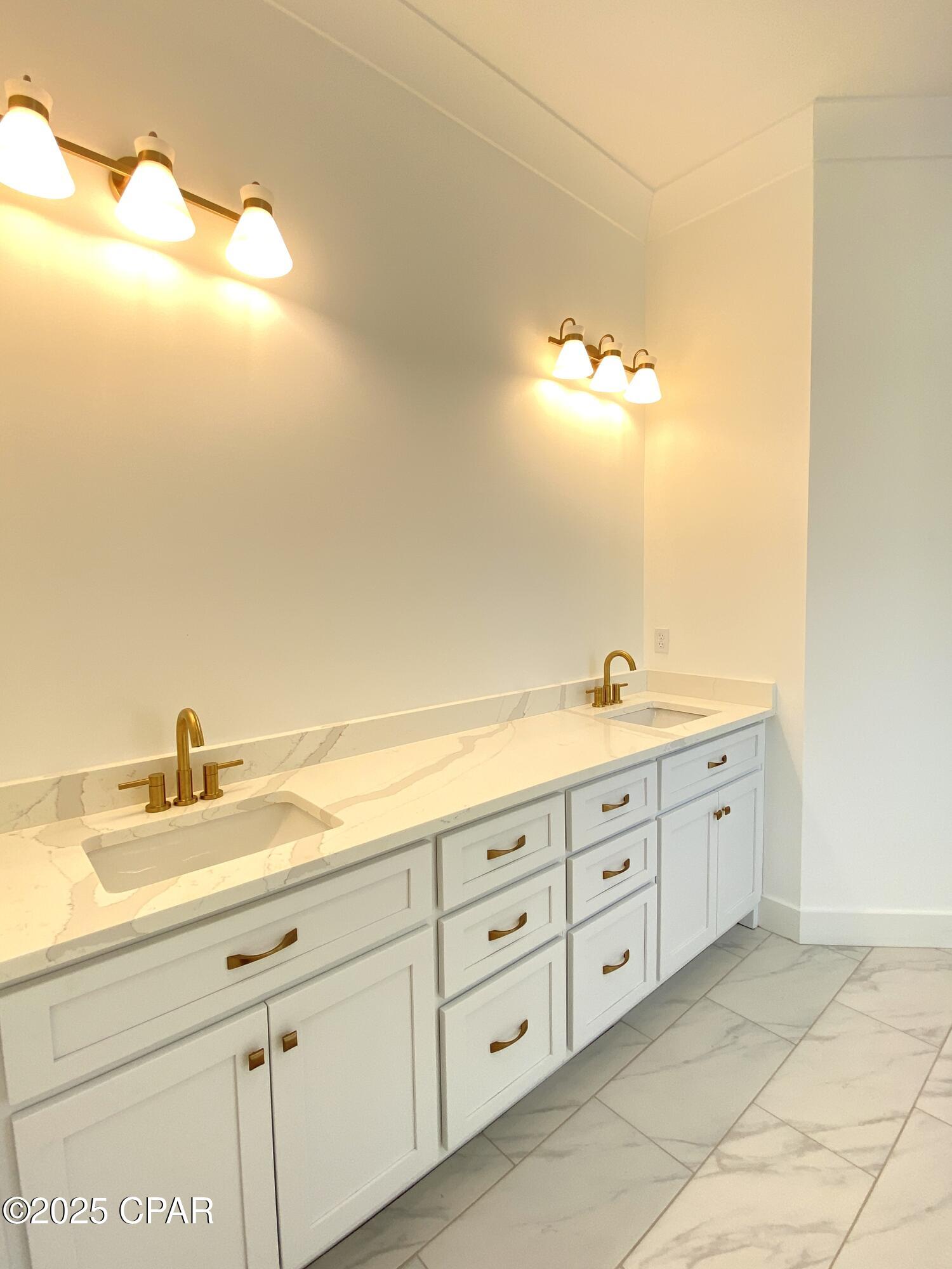 Image 22 For 610 Shady Oaks Lane