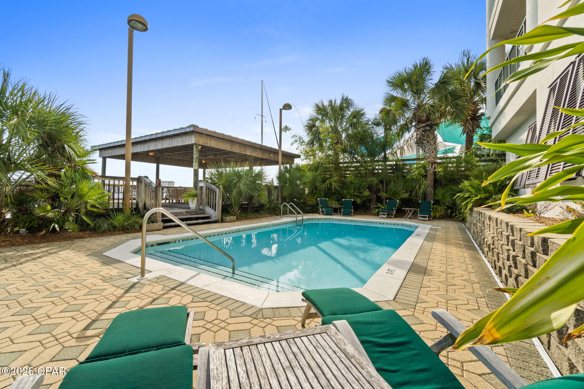 Listing photo id 19 for 602 Harbor Blvd  203