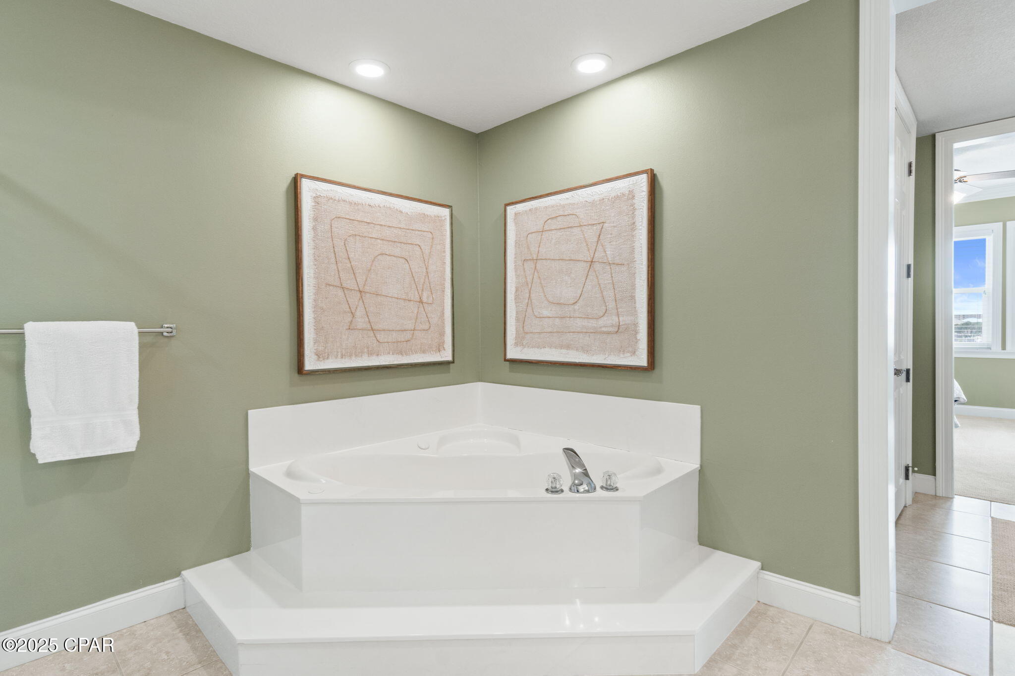 Listing photo id 54 for 602 Harbor Blvd  203