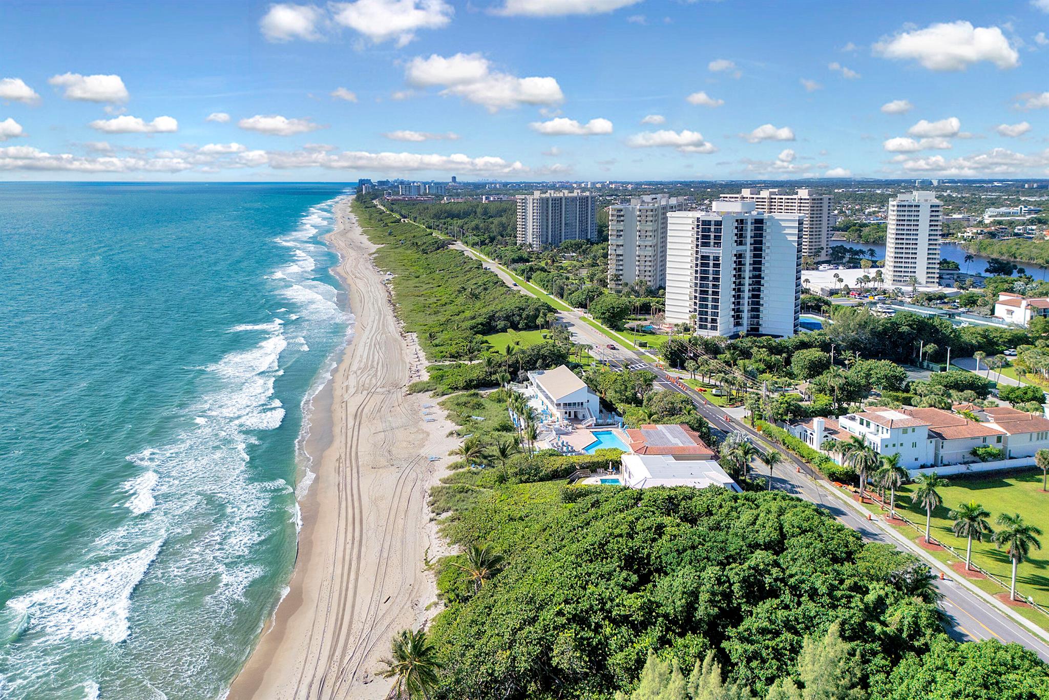 Evanton Baye Townhomes Co