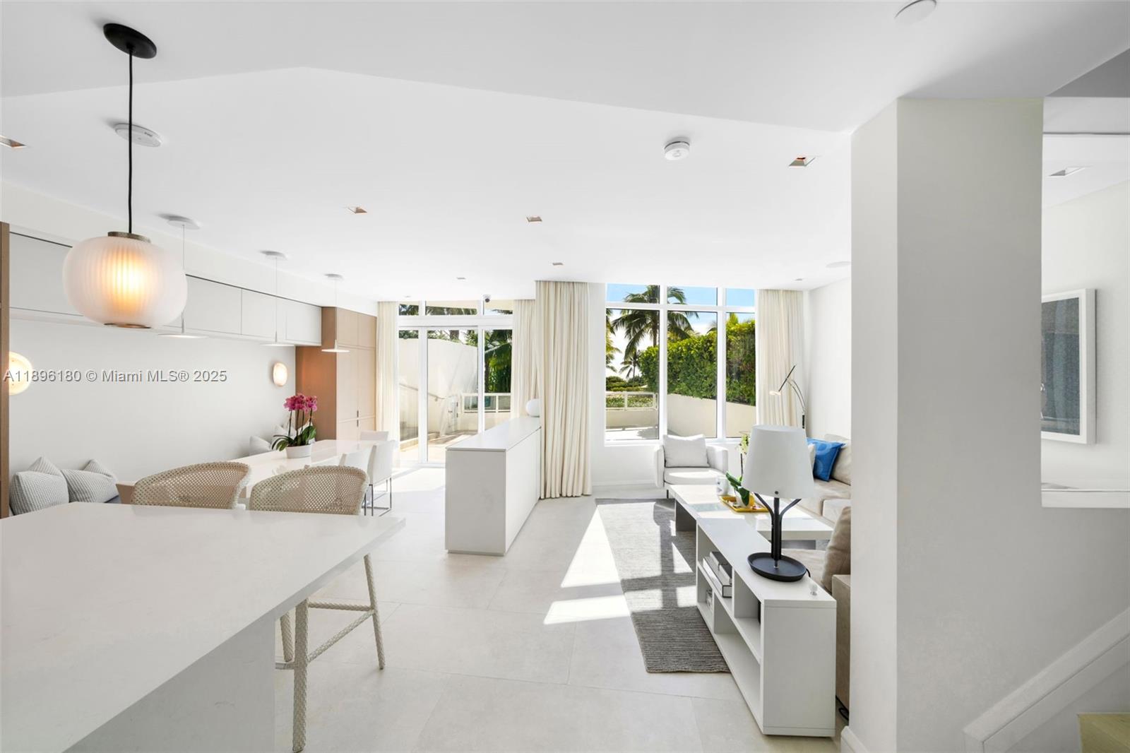 Continuum On South Beach