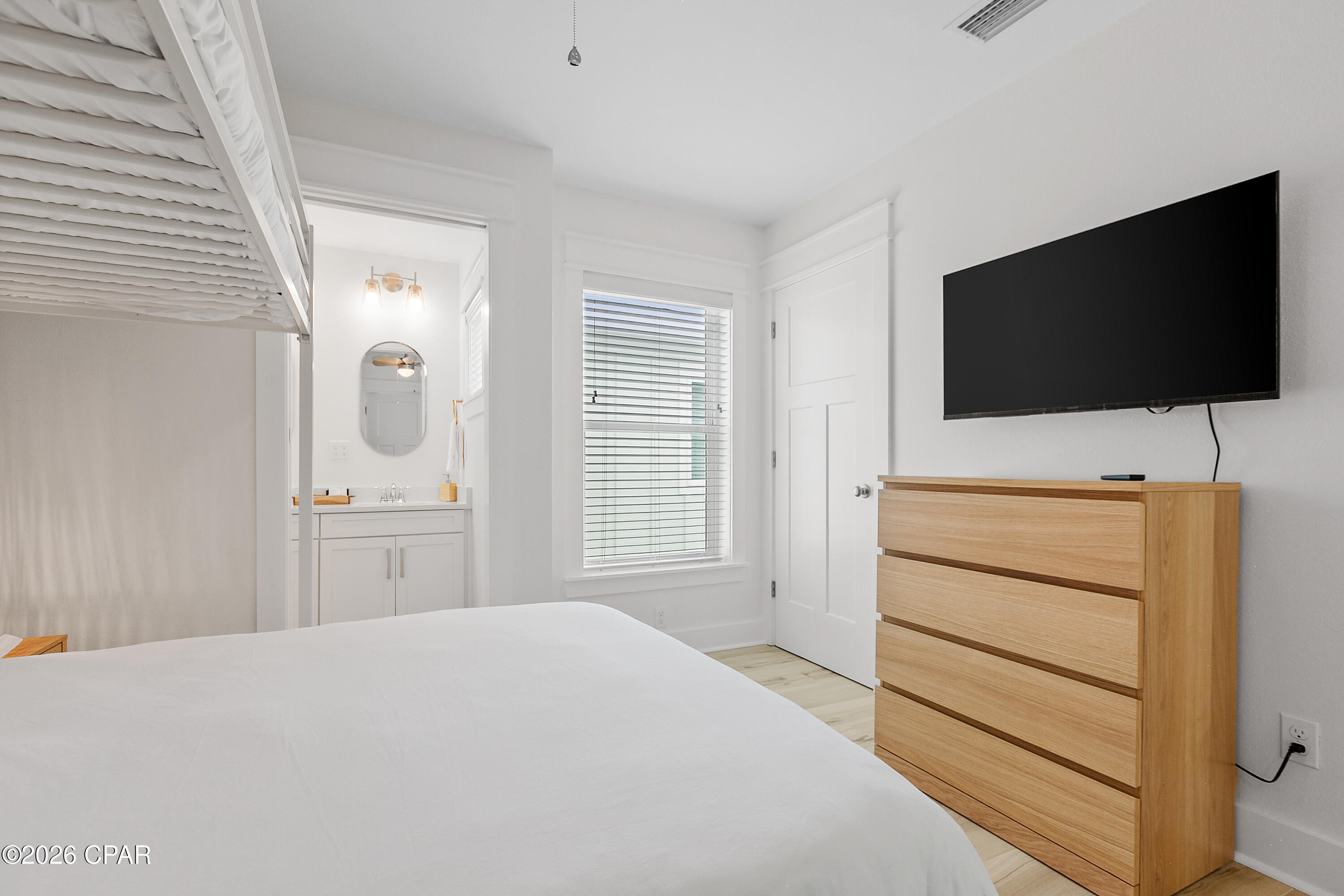 Image 24 For 115 42nd Street 1 & 2