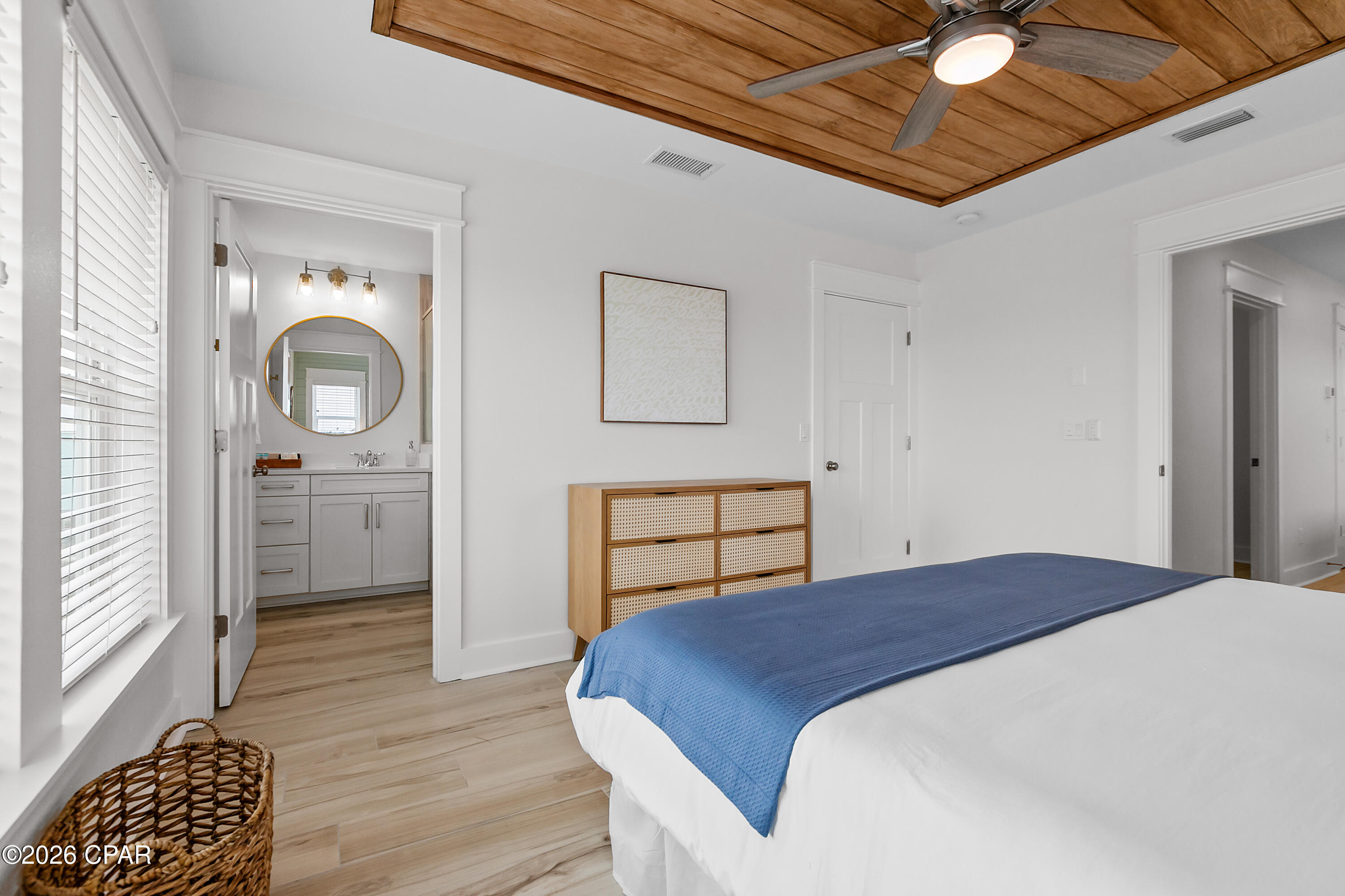 Image 33 For 115 42nd Street 1 & 2