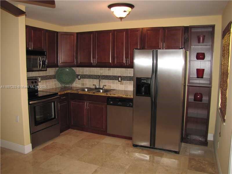 Village Park At Oakland C