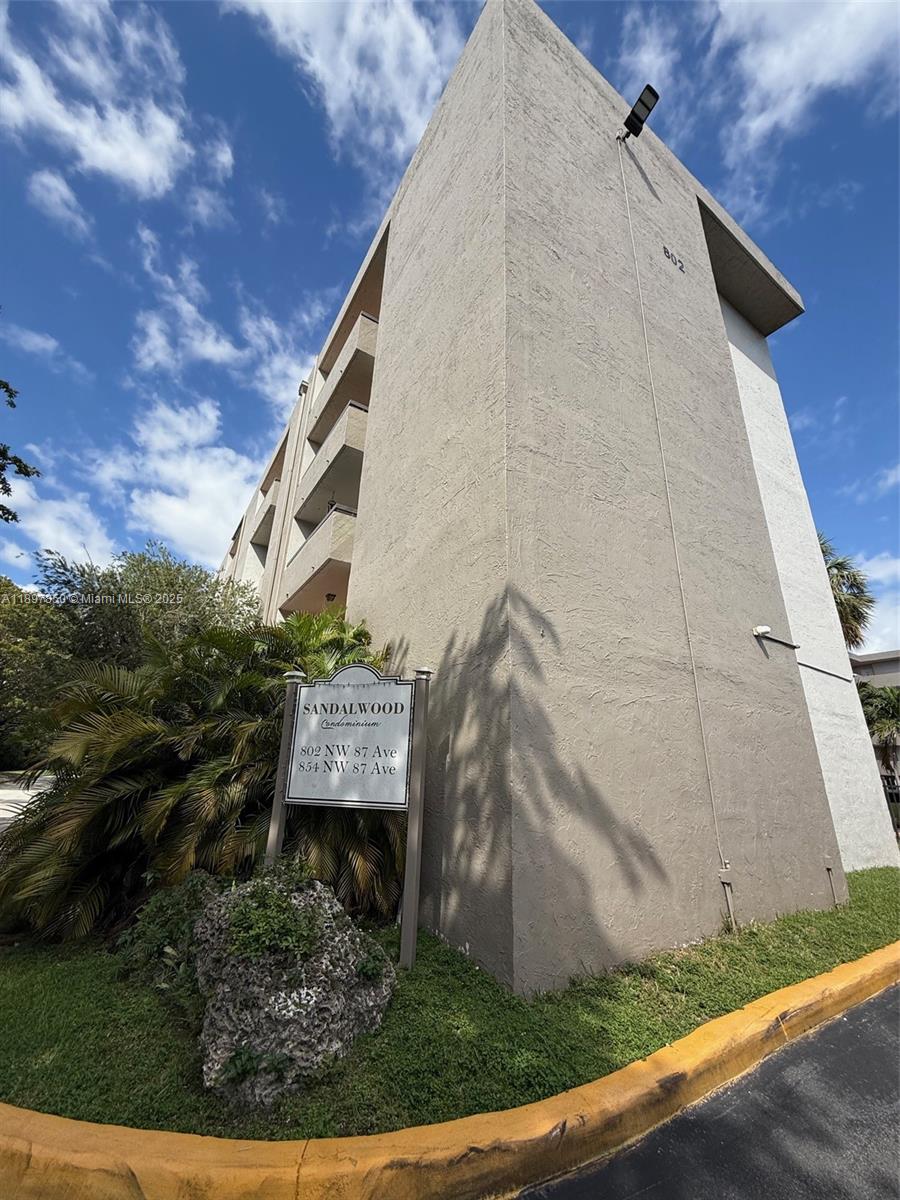 Sandalwood Condo Apts