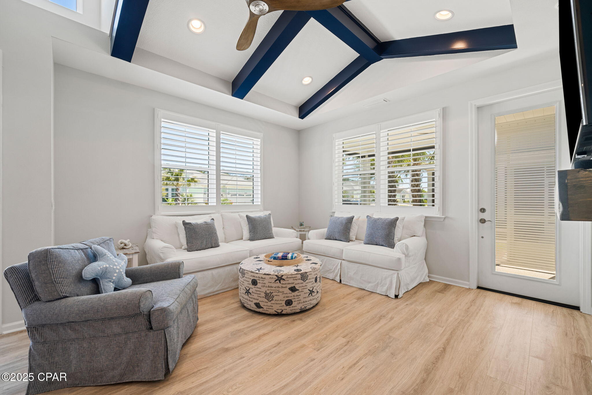 Image 12 For 8369 Fins Up Court