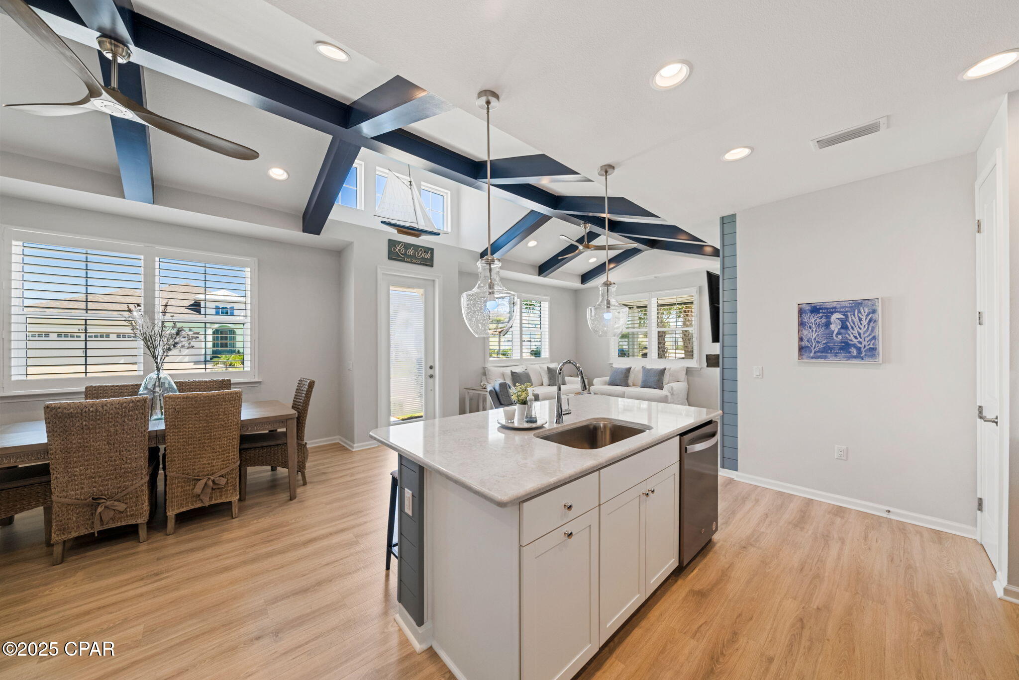 Image 13 For 8369 Fins Up Court