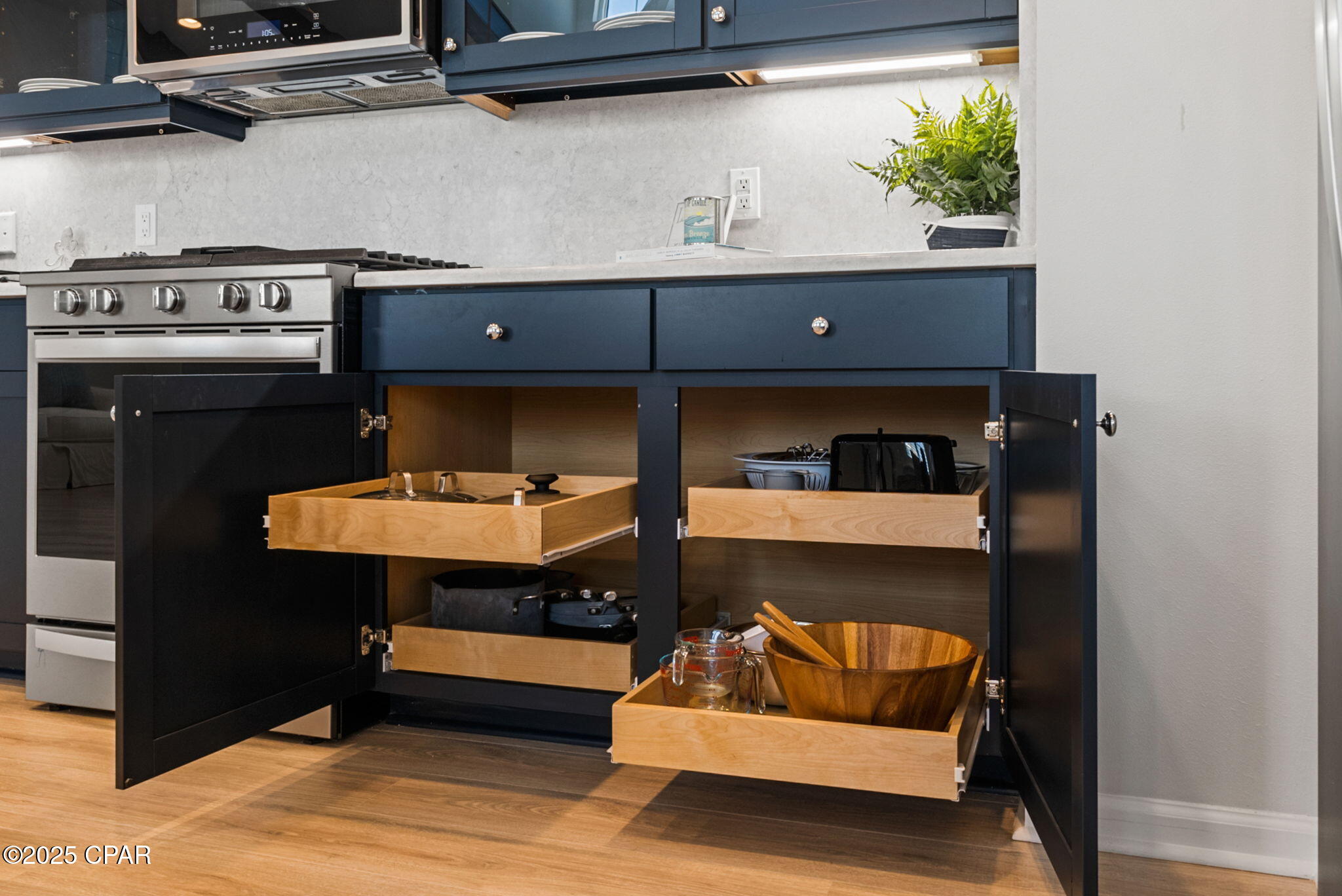 Image 18 For 8369 Fins Up Court