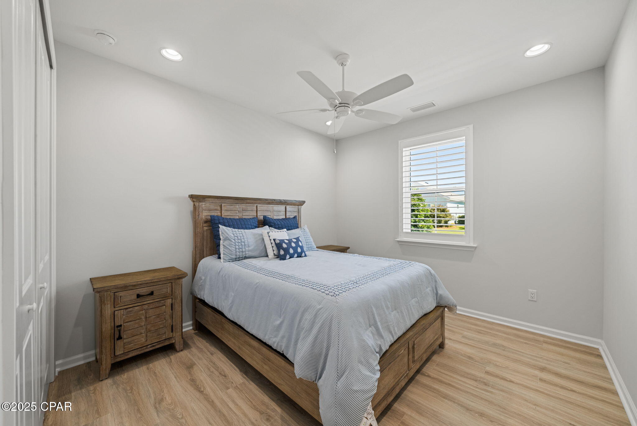 Image 24 For 8369 Fins Up Court