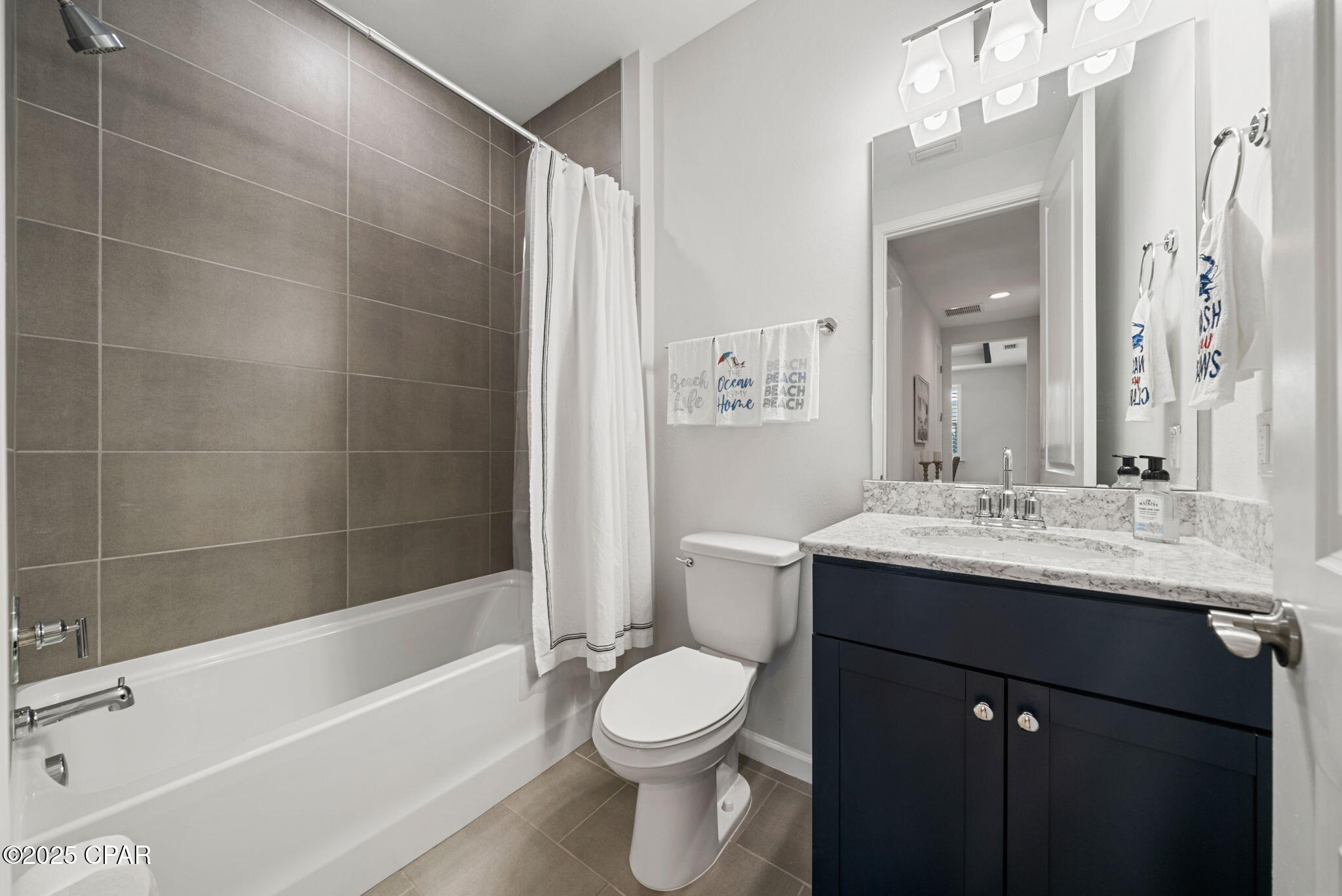 Image 25 For 8369 Fins Up Court