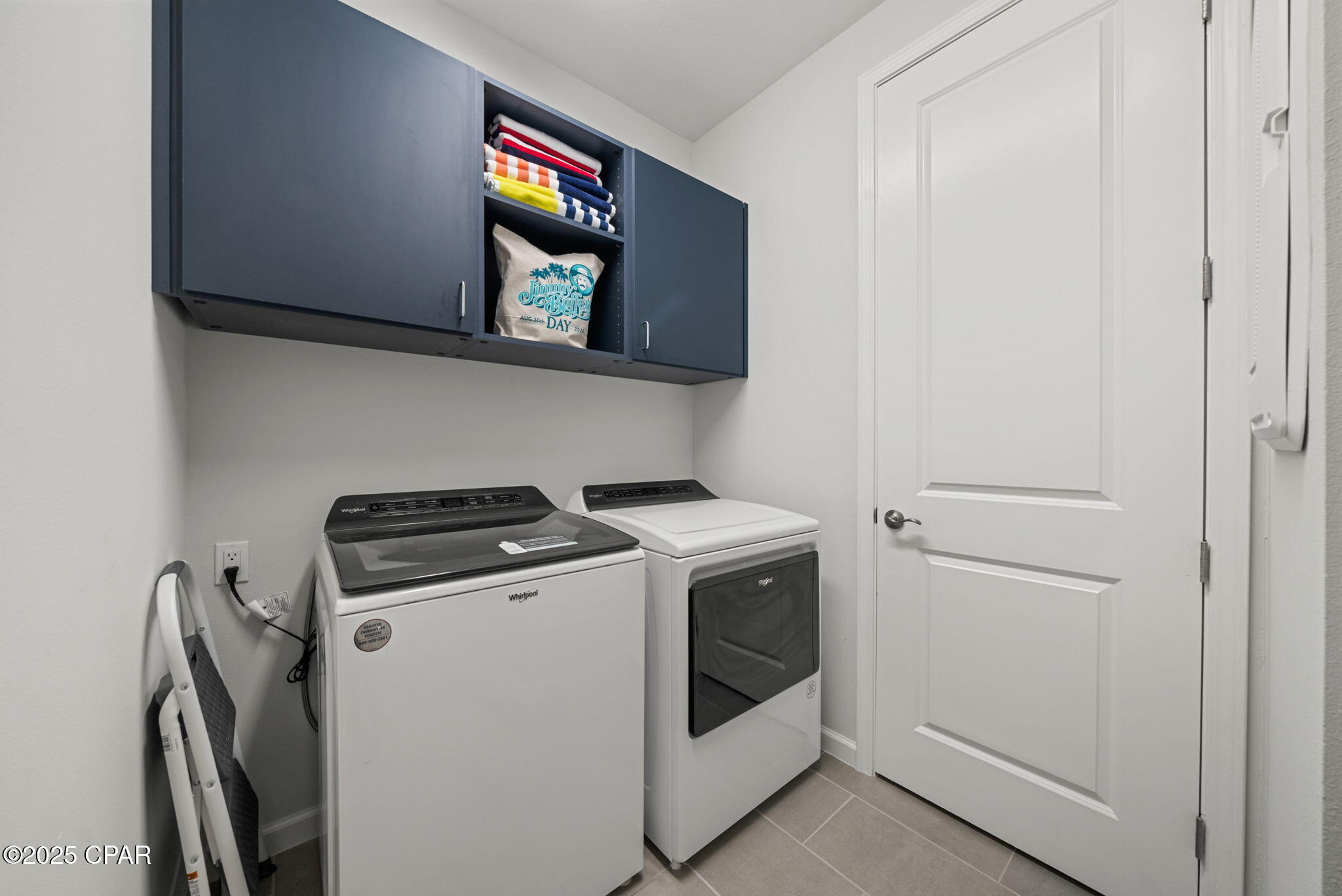 Image 28 For 8369 Fins Up Court