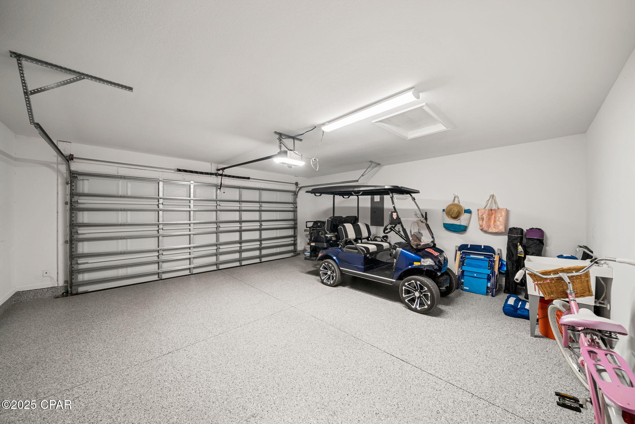 Image 29 For 8369 Fins Up Court