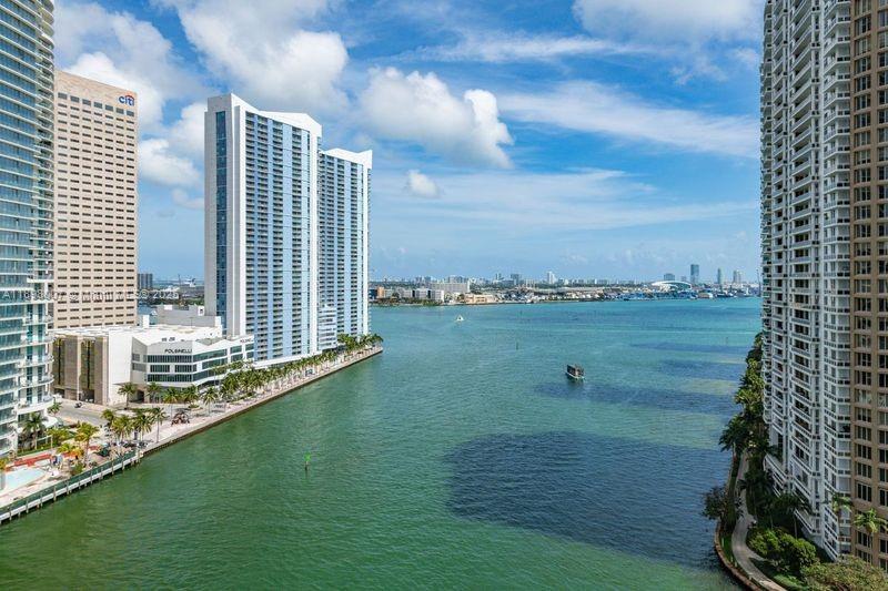 Condo for Sale in Miami, FL