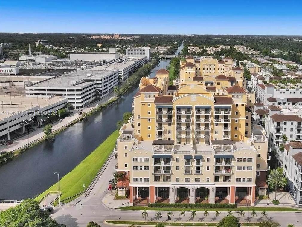 Colonnade At Dadeland Se