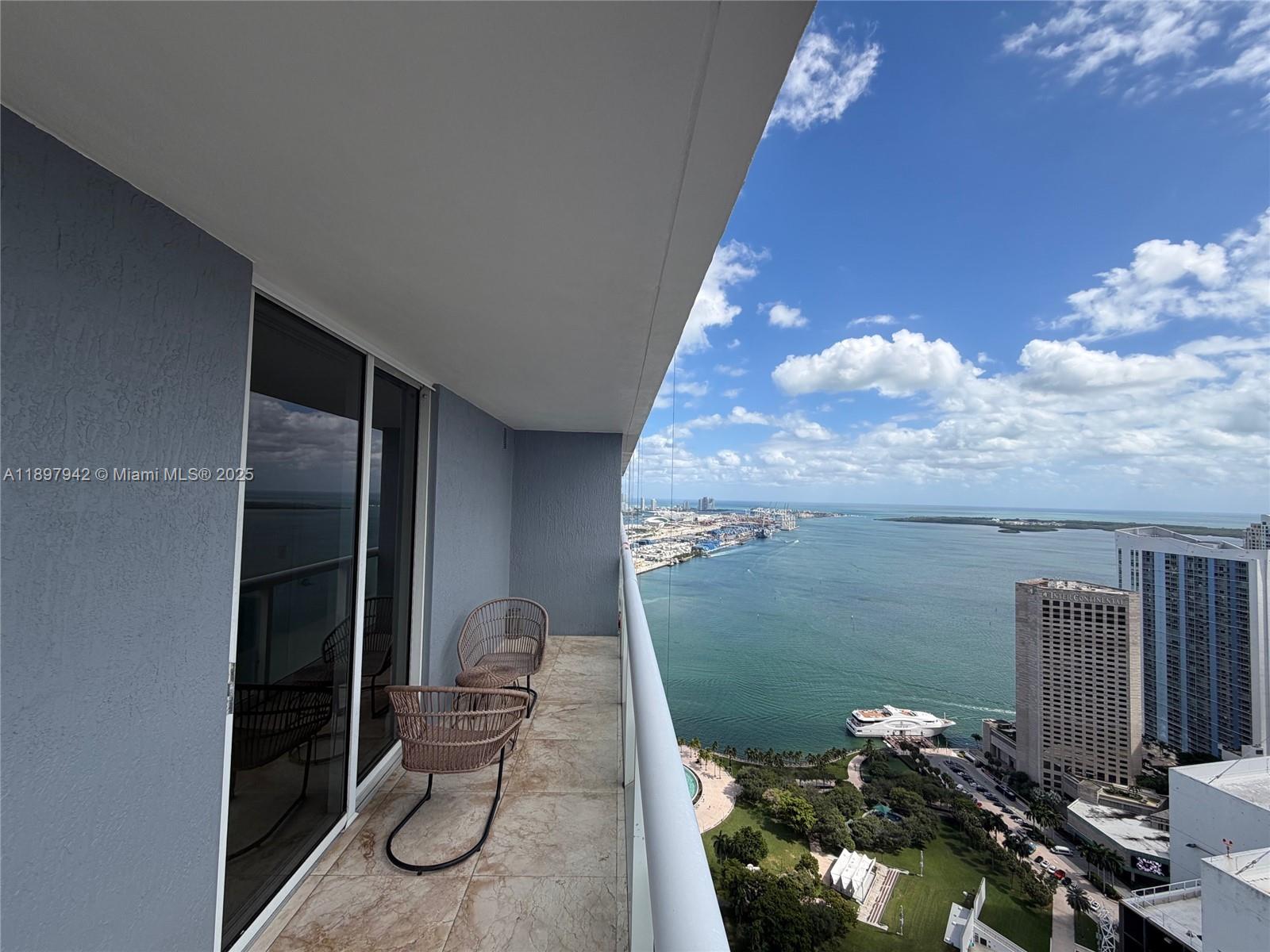 Condo for Sale in Miami, FL