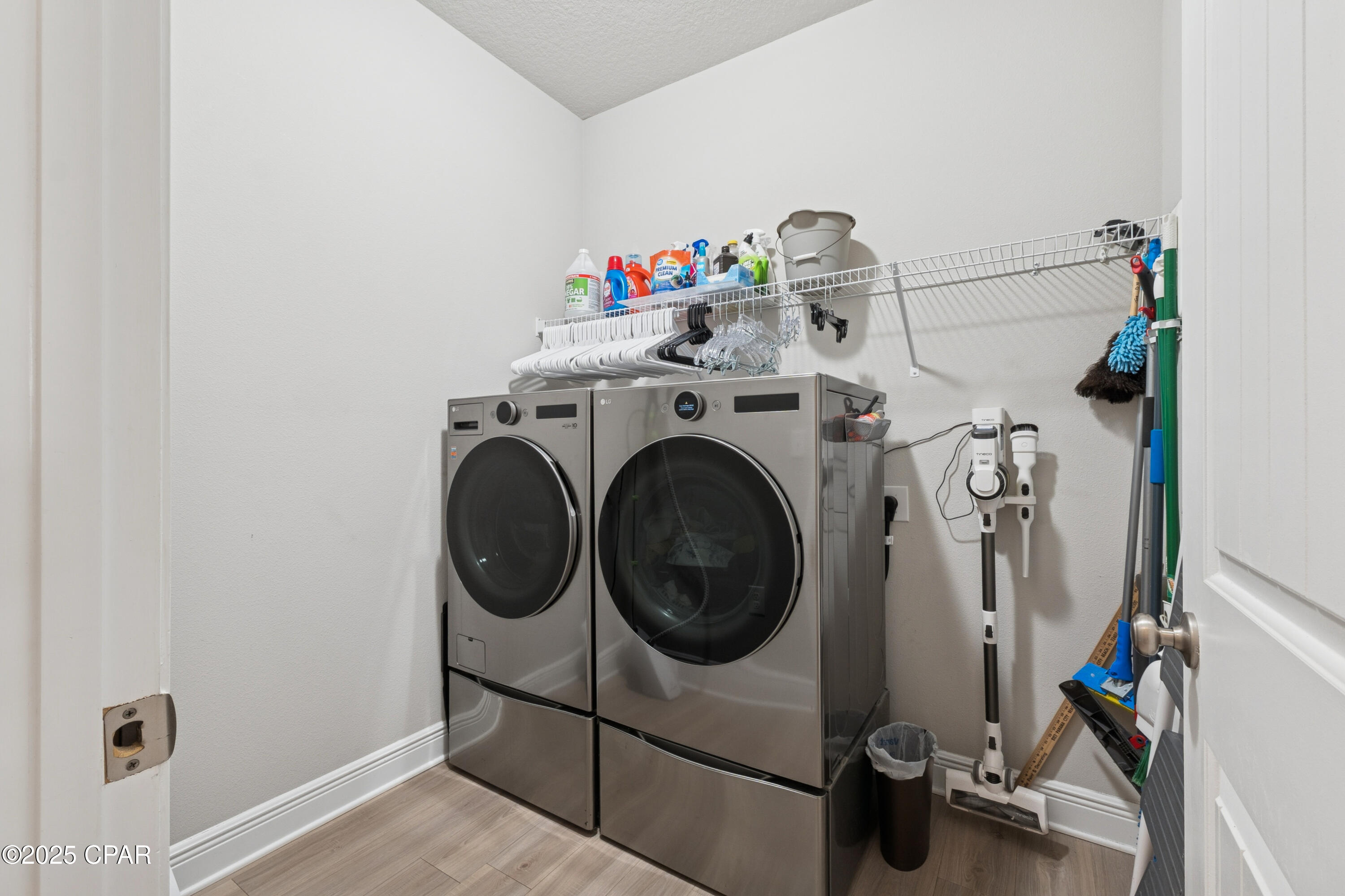 Image 20 For 215 Moonraker Circle