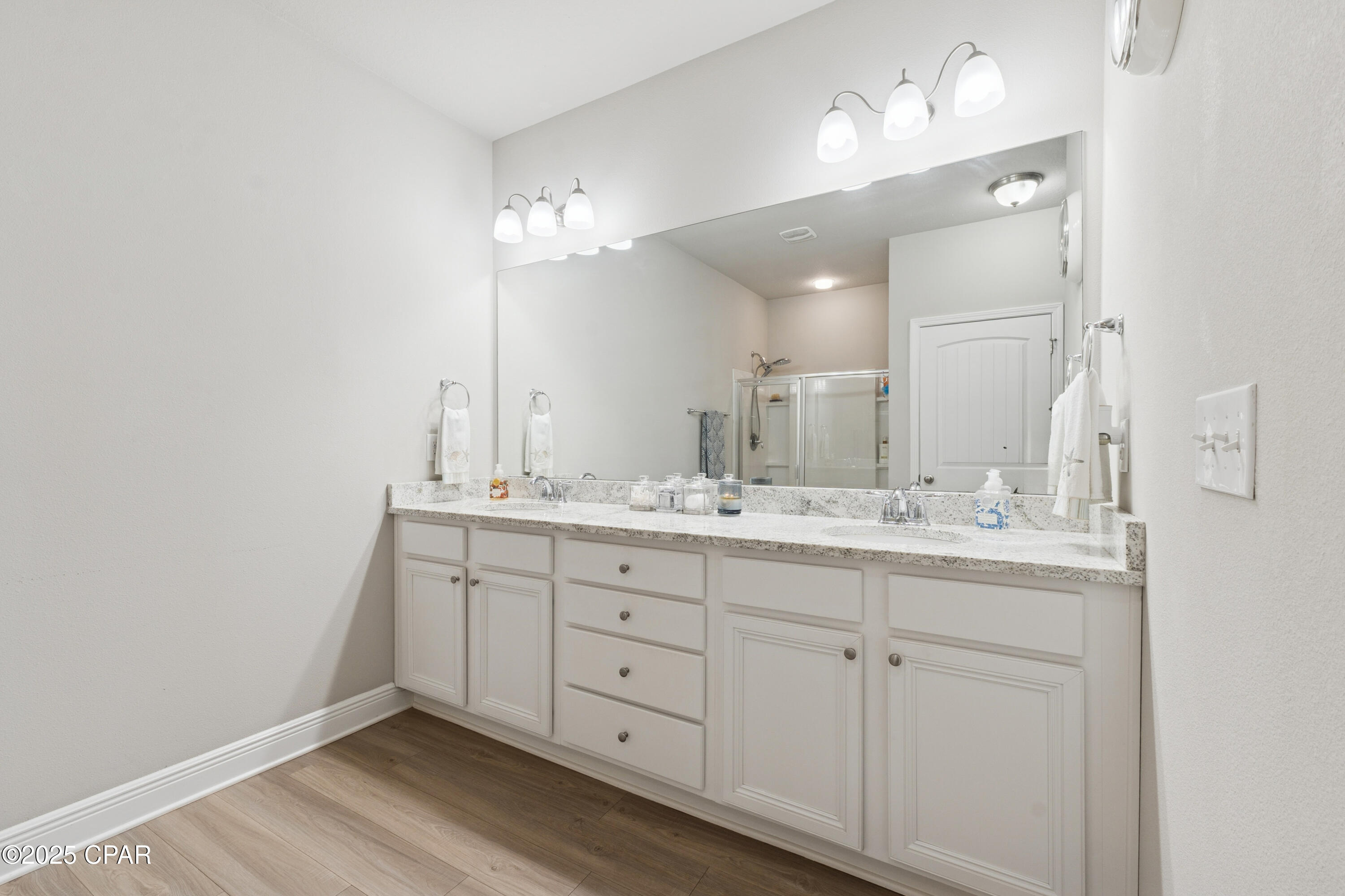 Image 29 For 215 Moonraker Circle