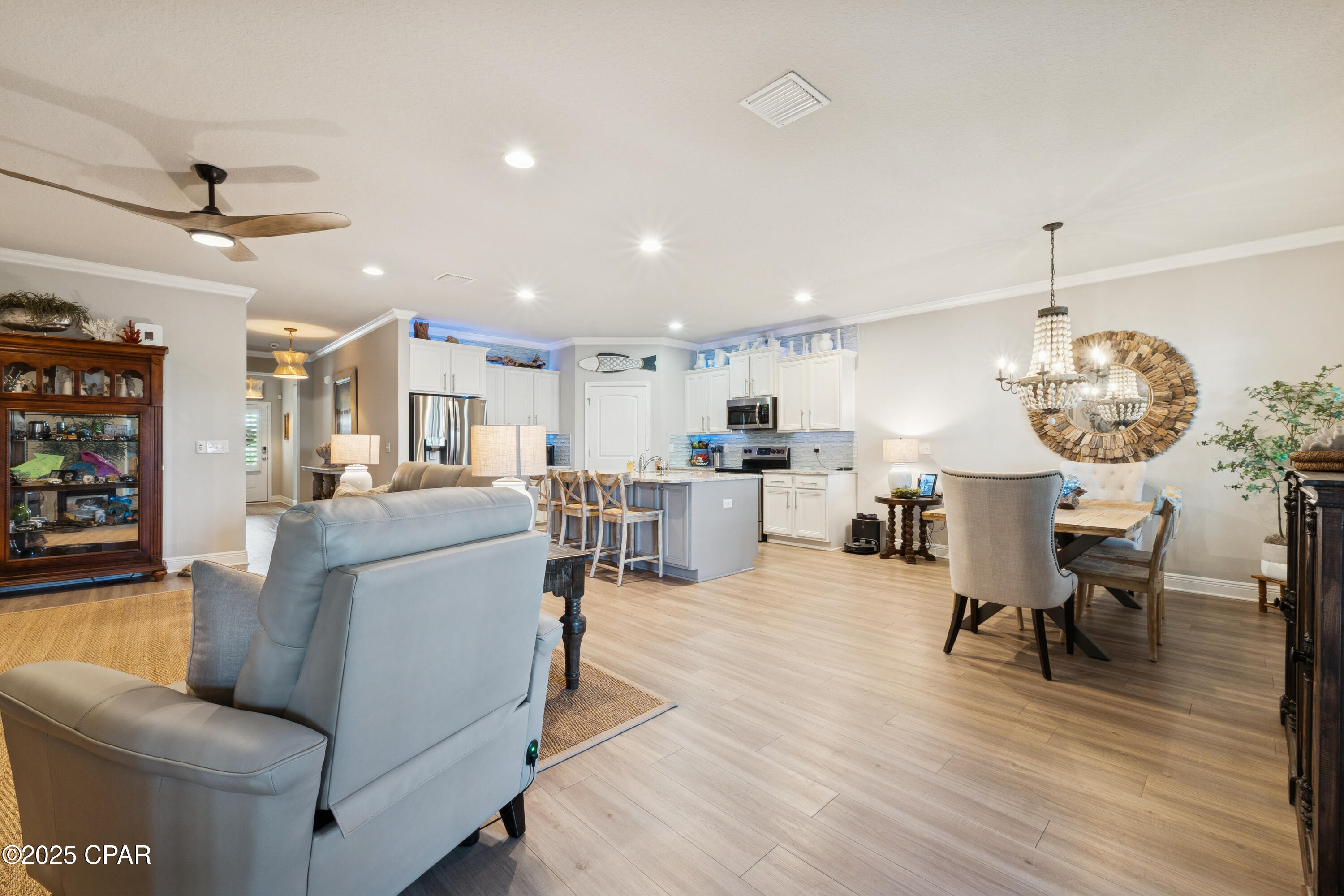 Image 6 For 215 Moonraker Circle