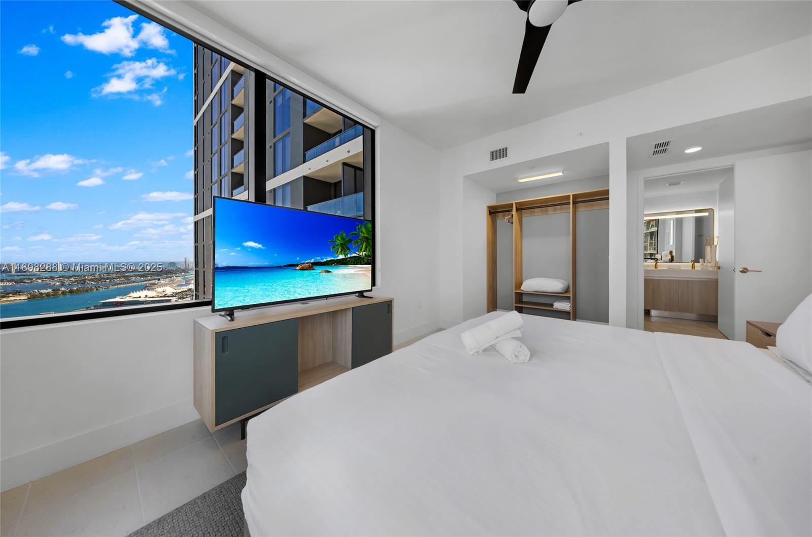 Condo for Sale in Miami, FL