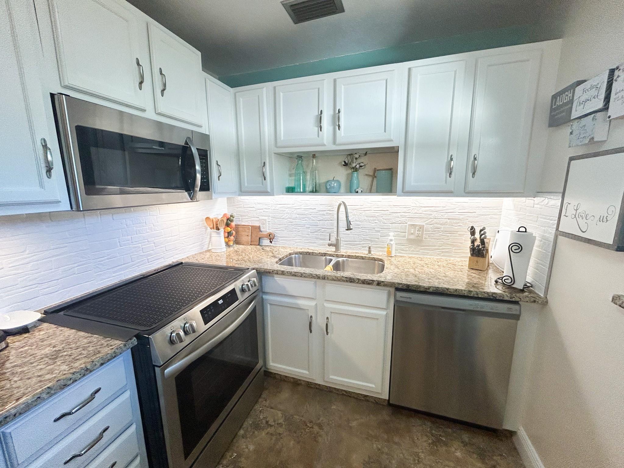 Homes for sale in Vero Beach, FL | 21 Vista Gardens Trail #205, Vero Beach, FL 32962 | MLS# F10532171