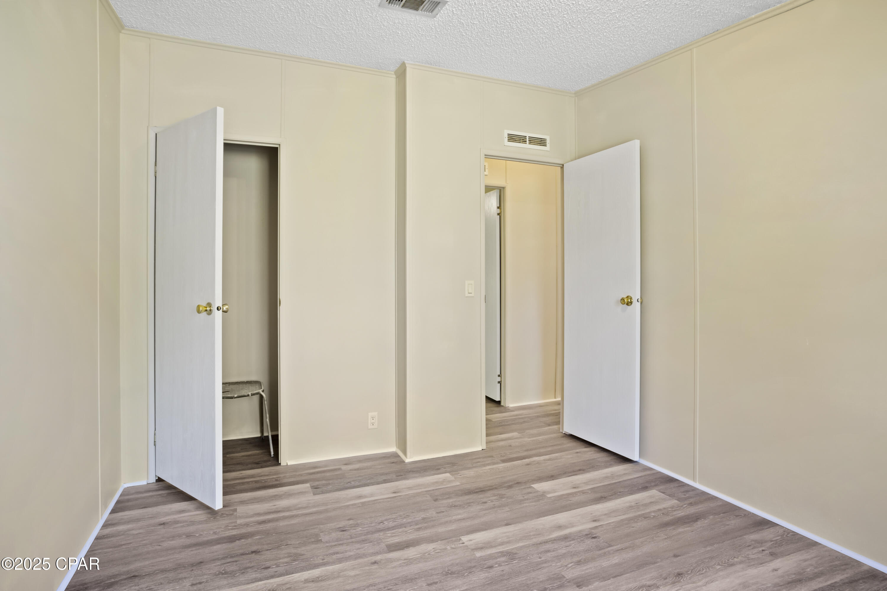 Image 17 For 7868 Suellen Street