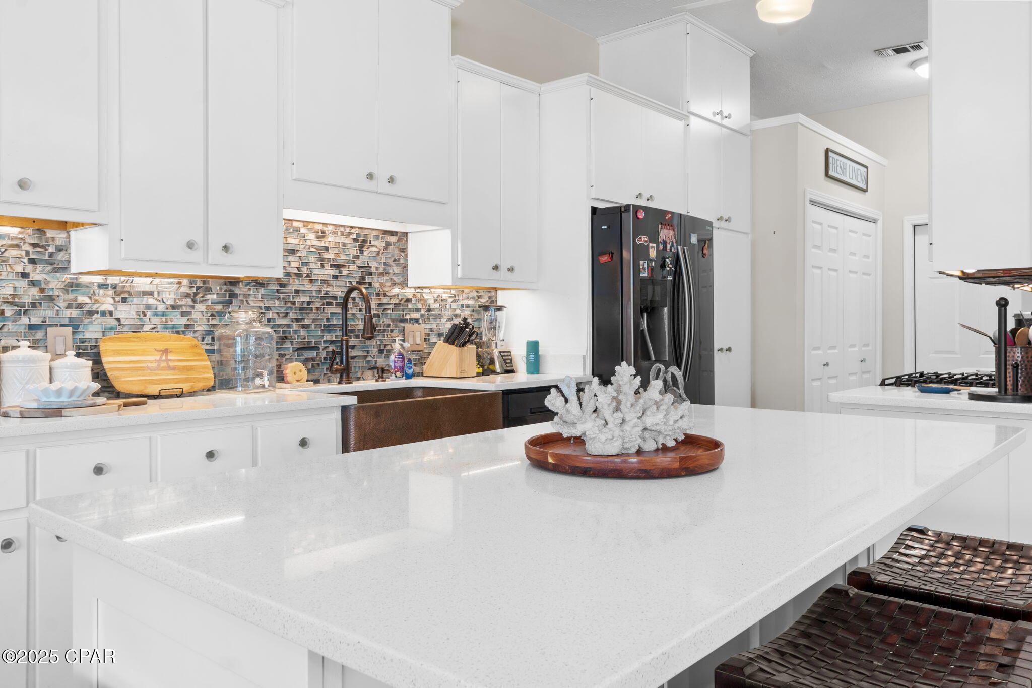 Listing photo id 12 for 5106 Blue Harbor Drive