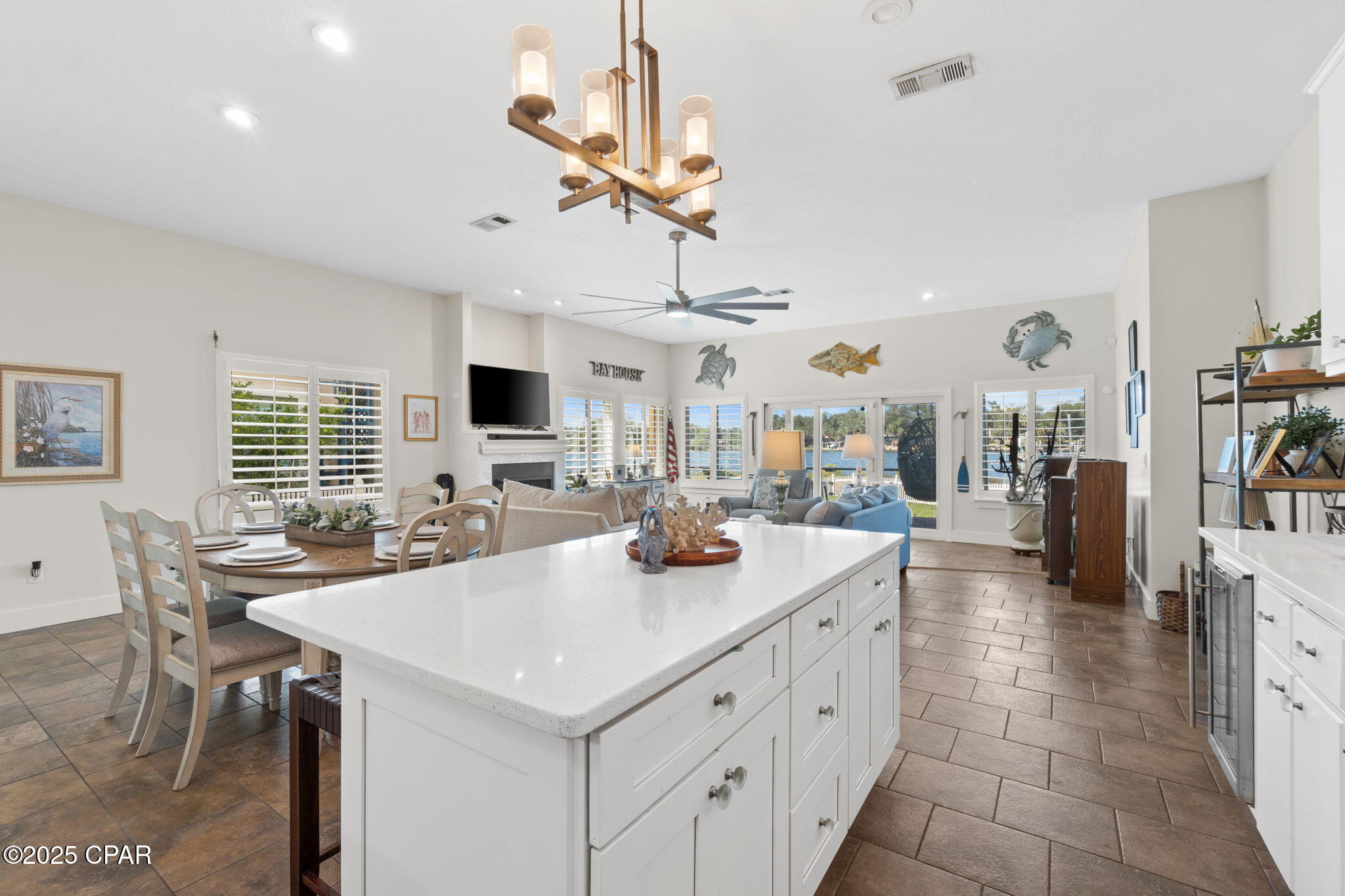 Listing photo id 16 for 5106 Blue Harbor Drive