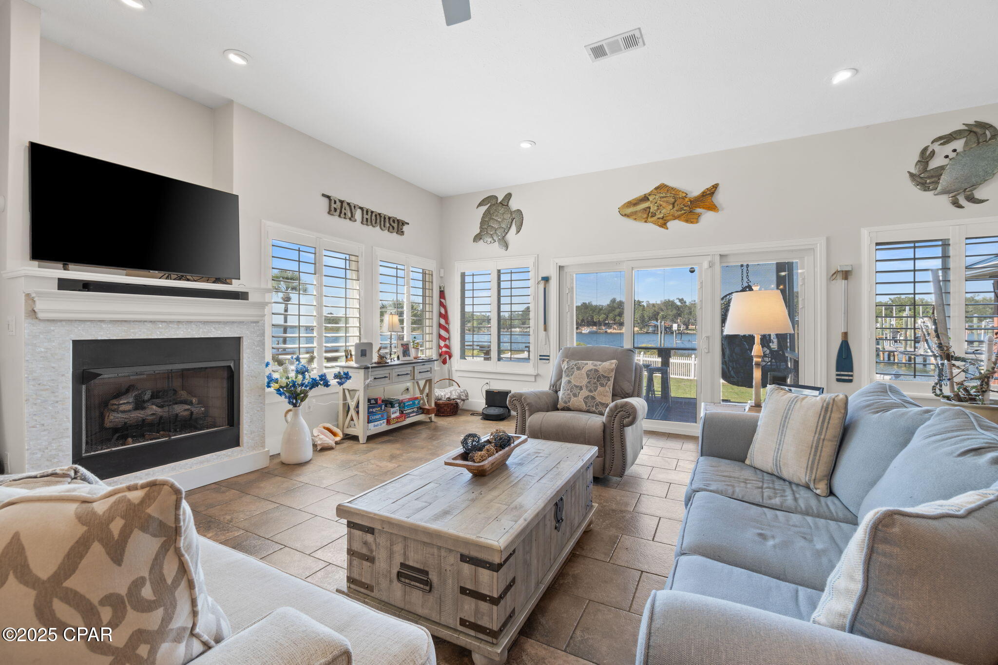 Listing photo id 19 for 5106 Blue Harbor Drive