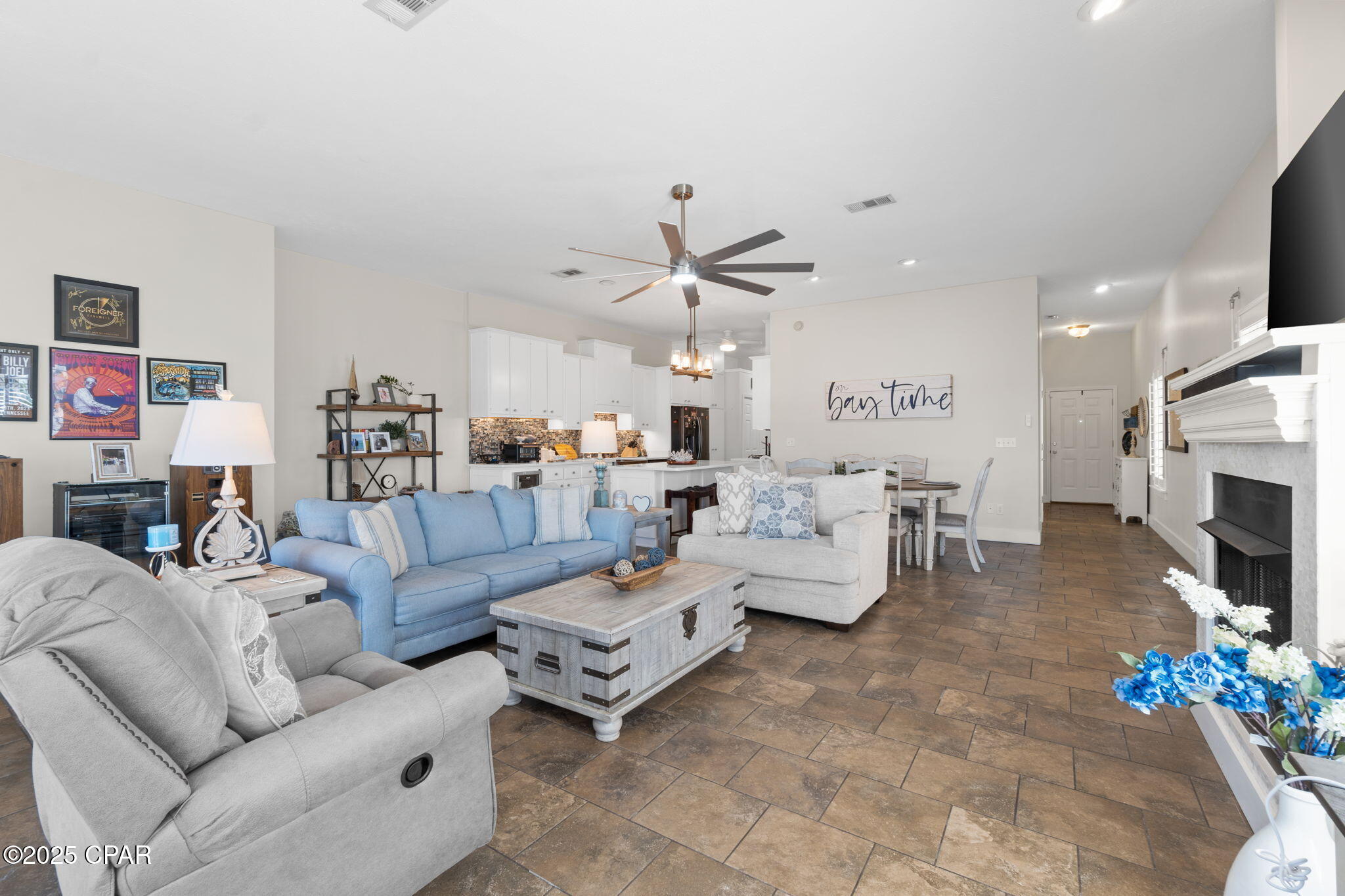 Listing photo id 22 for 5106 Blue Harbor Drive