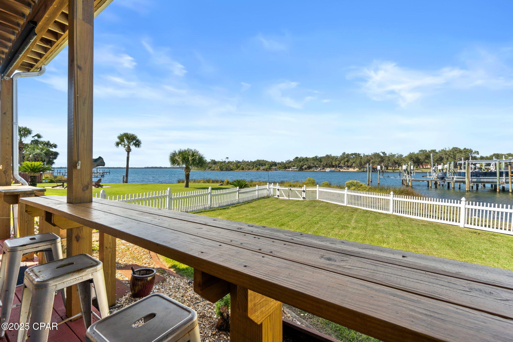 Listing photo id 29 for 5106 Blue Harbor Drive