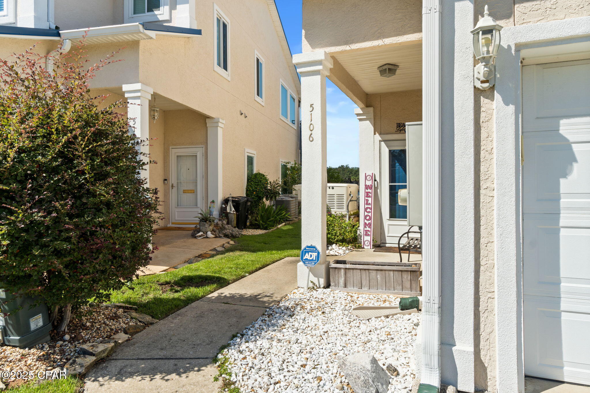 Listing photo id 3 for 5106 Blue Harbor Drive