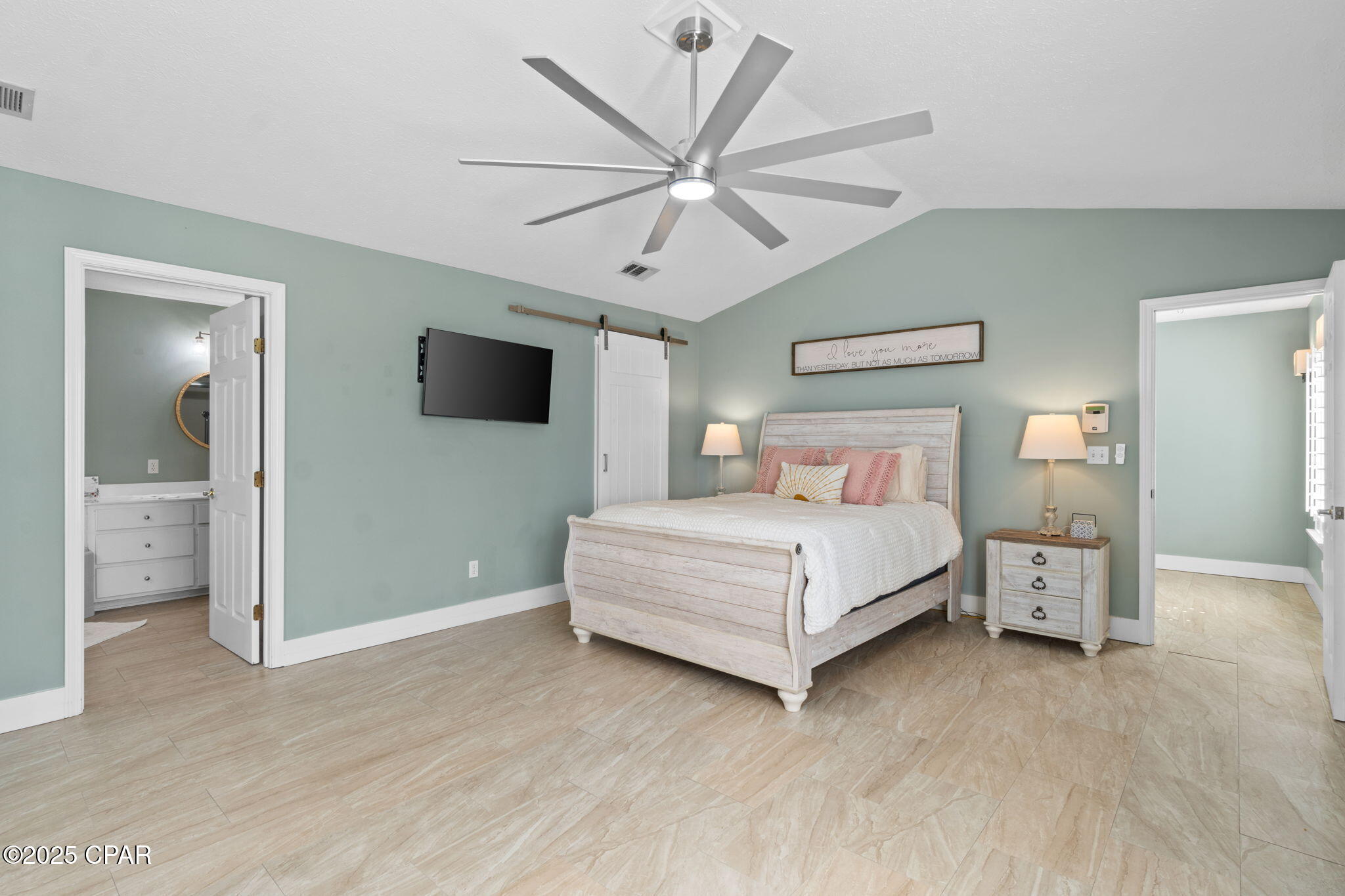 Listing photo id 42 for 5106 Blue Harbor Drive