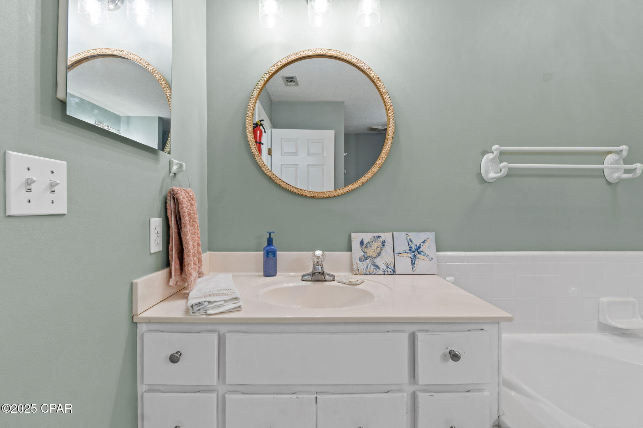 Listing photo id 45 for 5106 Blue Harbor Drive