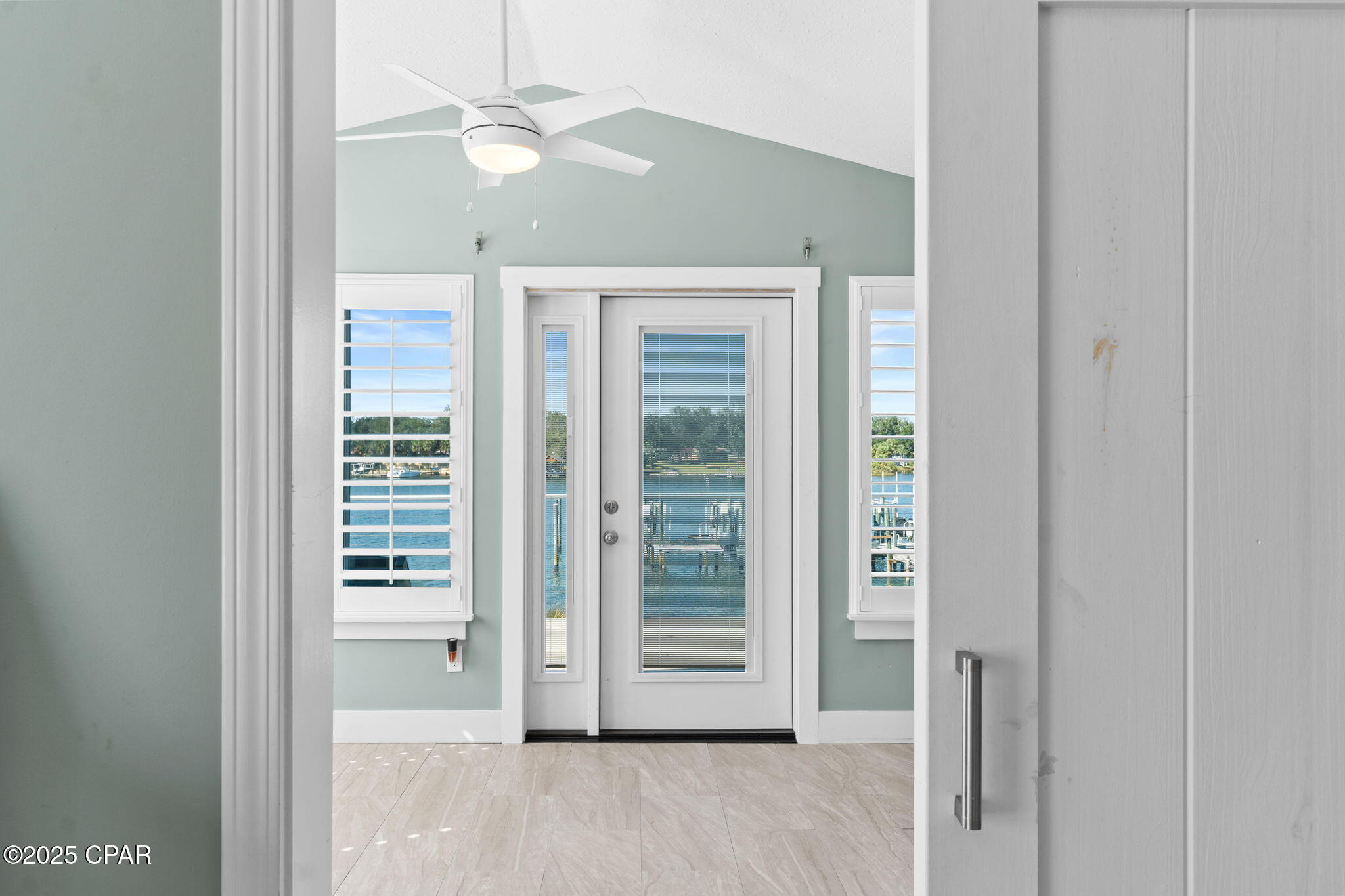 Listing photo id 48 for 5106 Blue Harbor Drive