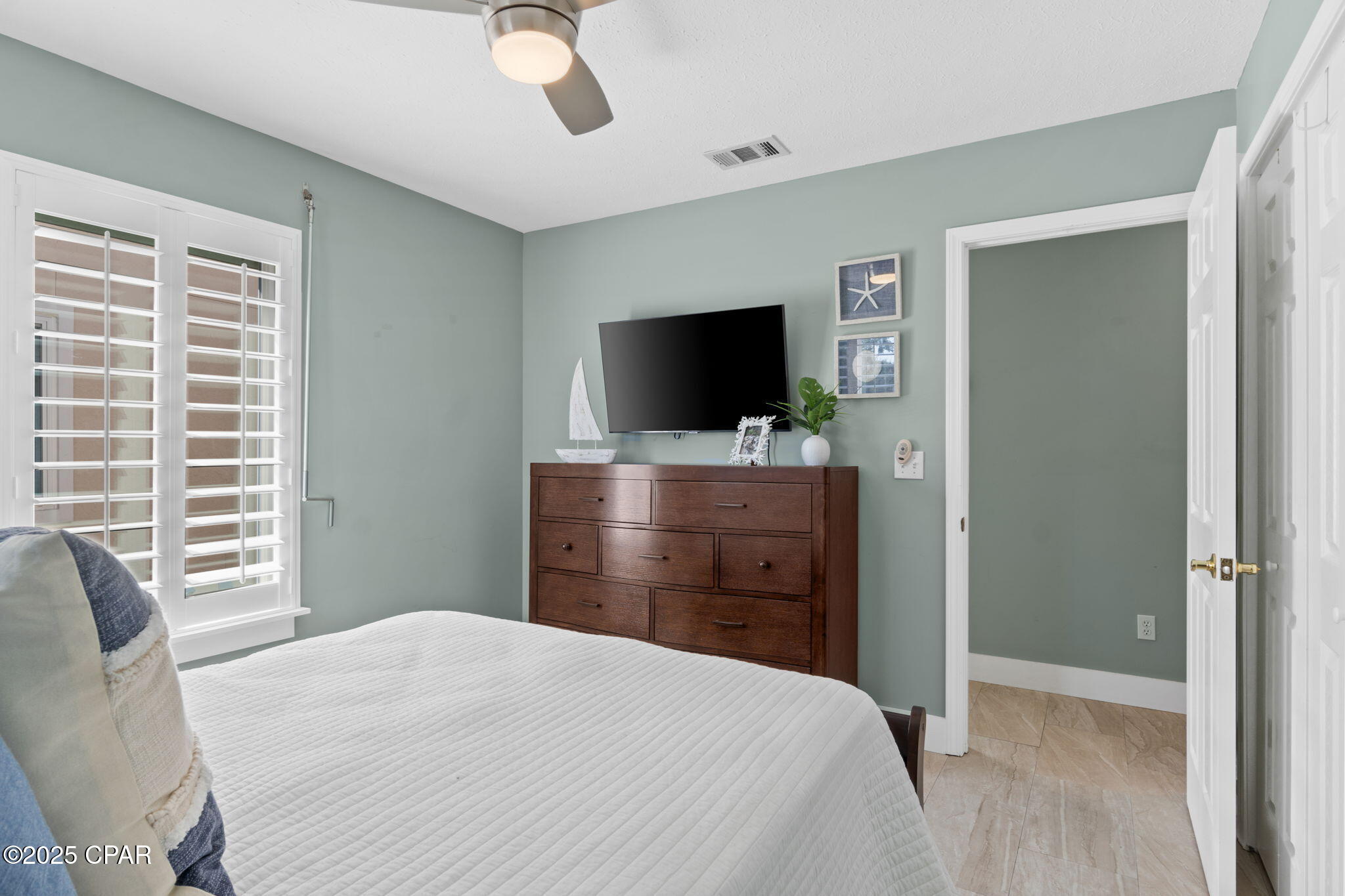 Listing photo id 56 for 5106 Blue Harbor Drive