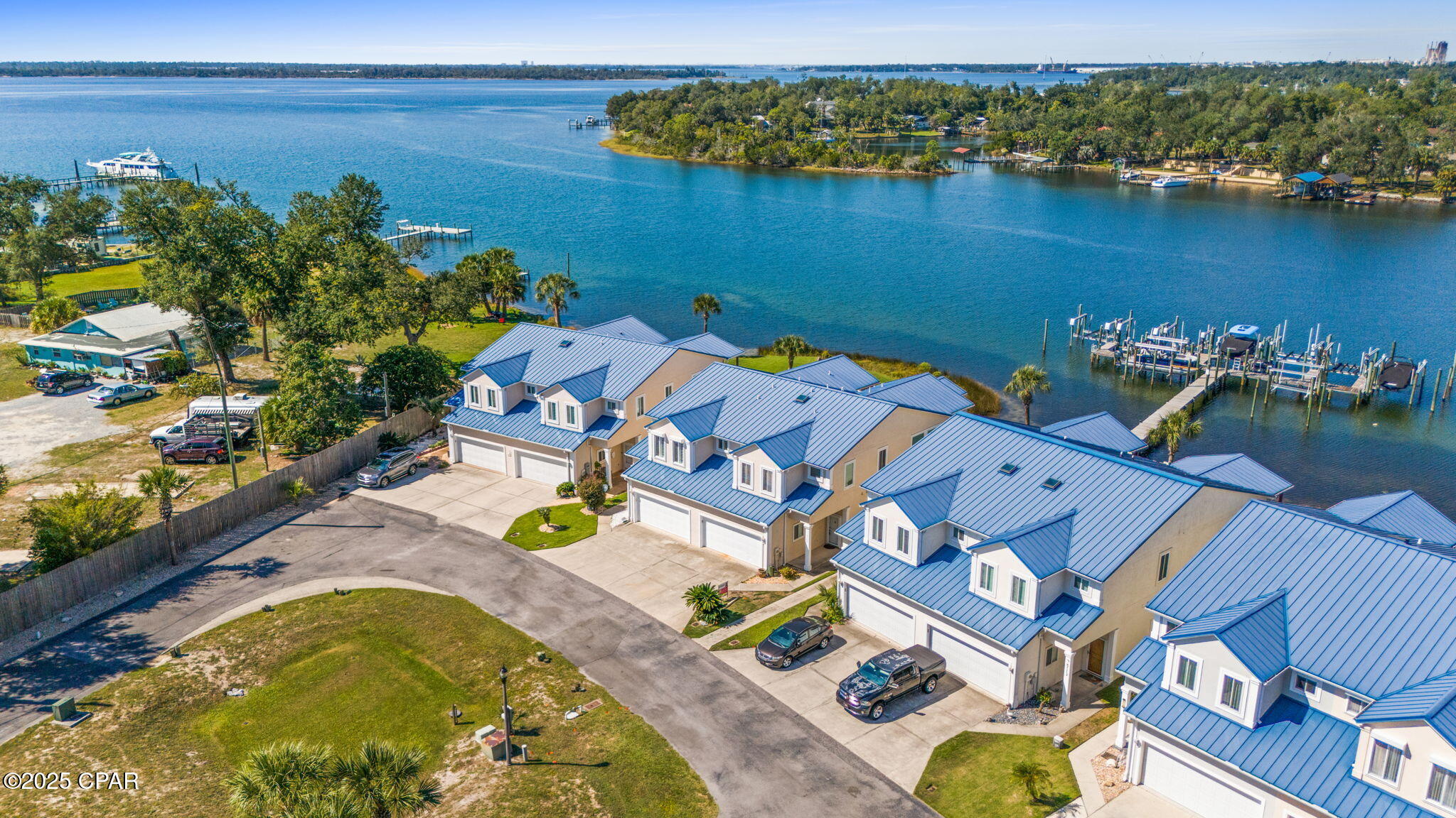 Listing photo id 68 for 5106 Blue Harbor Drive