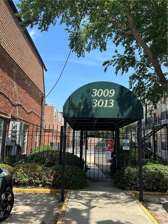 listing main picture