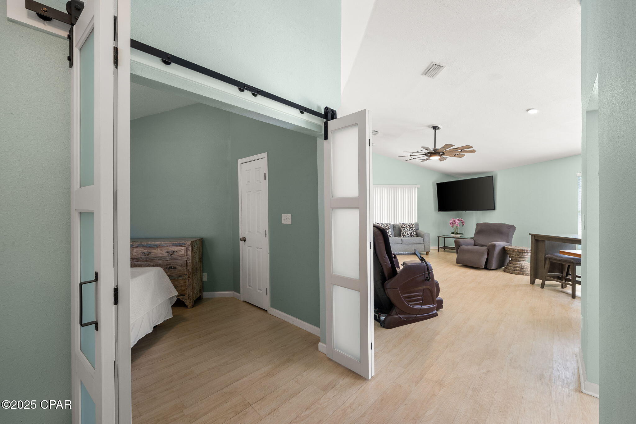 Image 11 For 4005 Par Drive